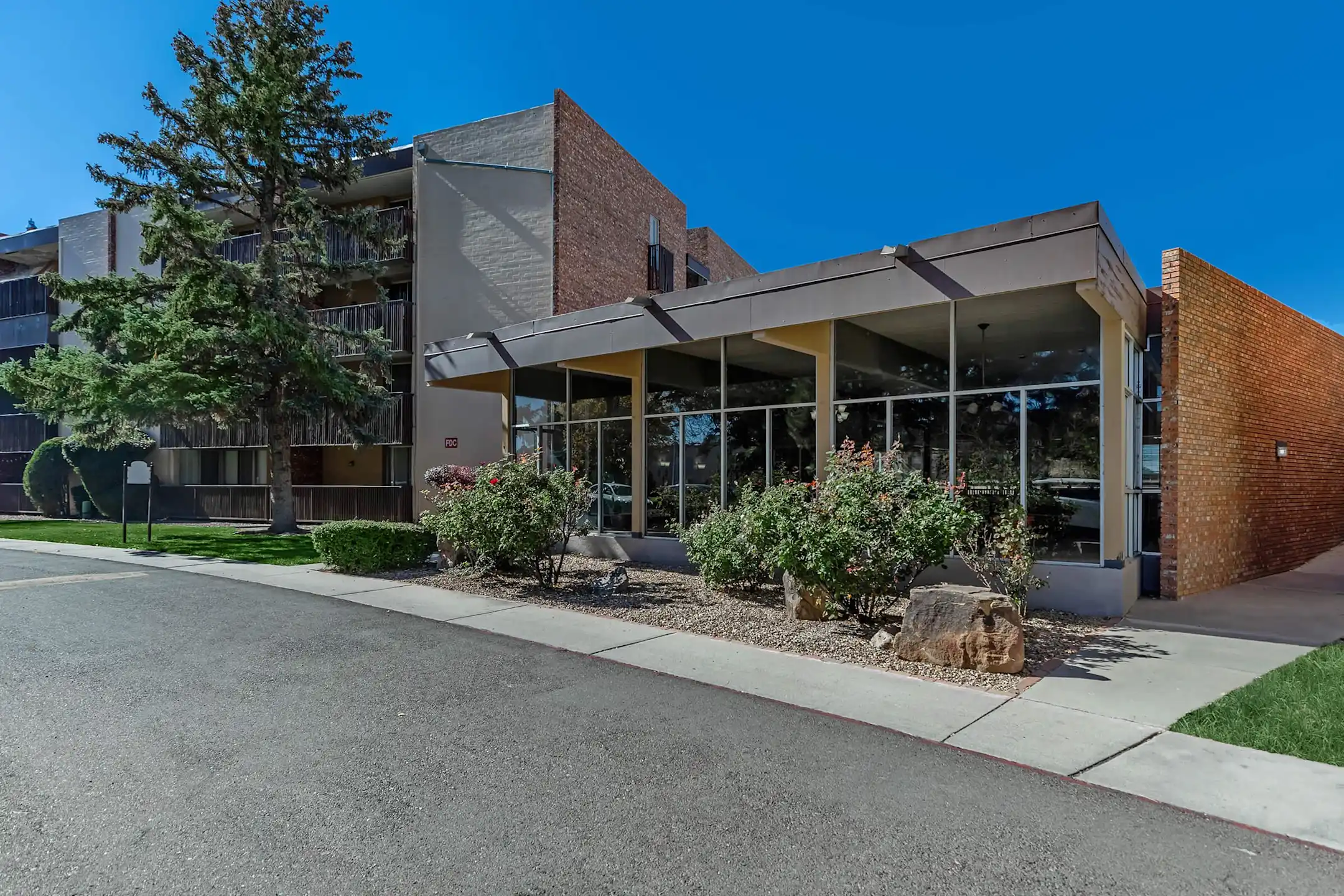Building - Villa Apartments - Albuquerque, NM