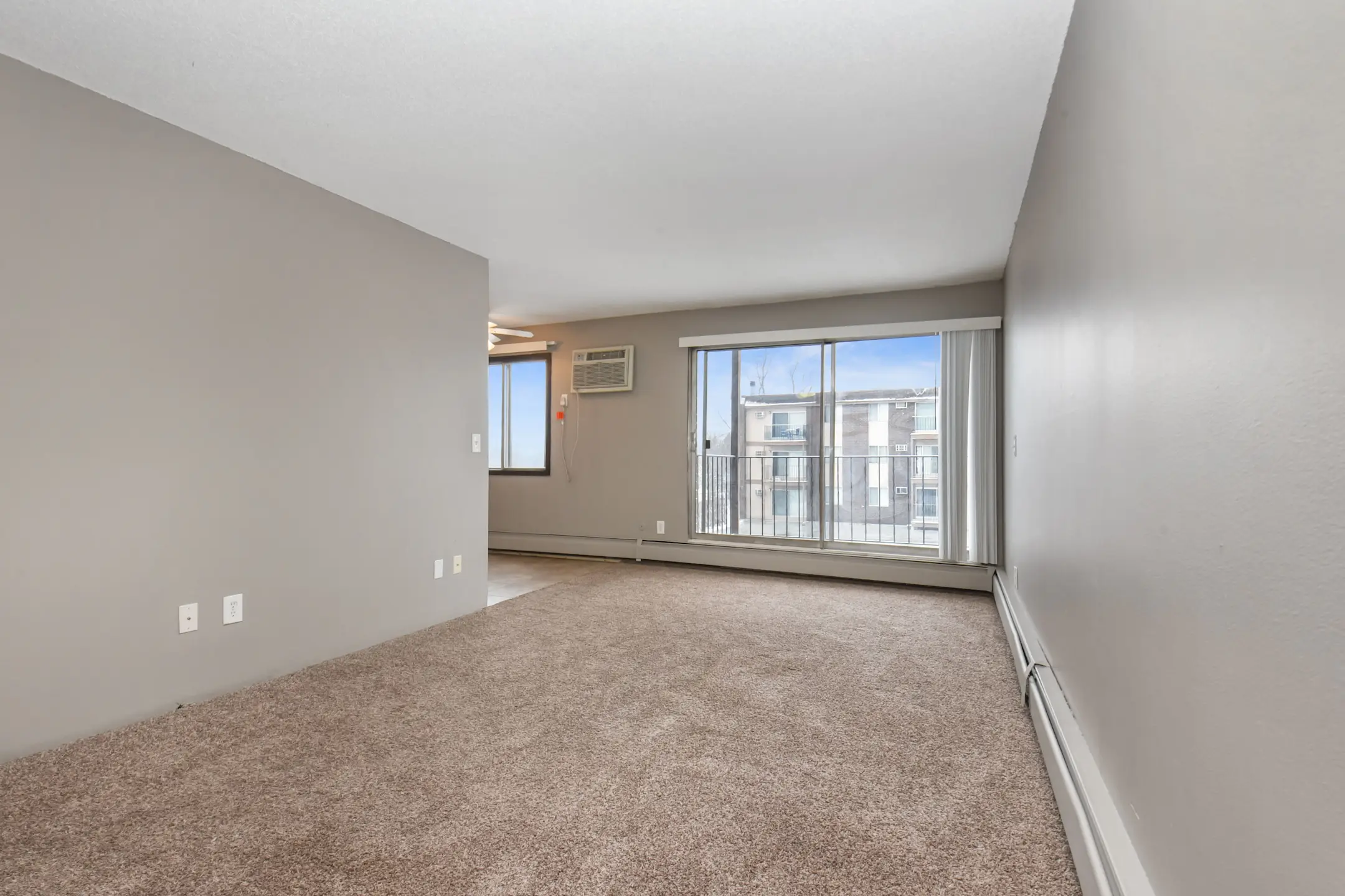 Rosedale Estates Apartments Apartments Roseville, MN 55113