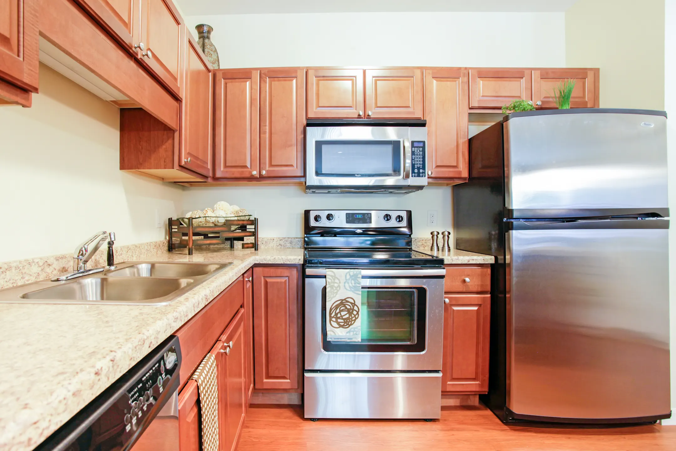 Parkwood Pointe Apartments Apartments Burnsville, MN 55337