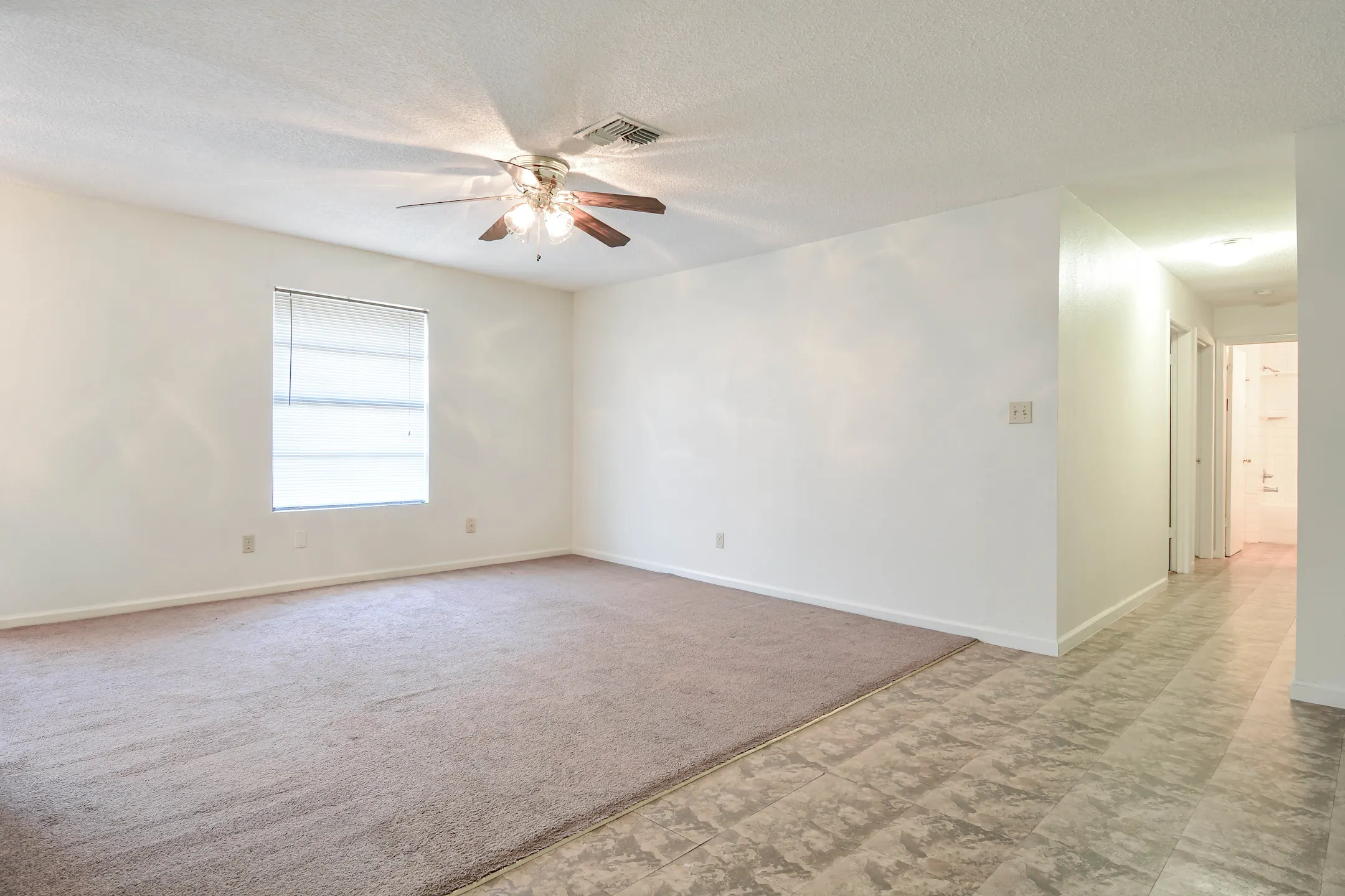 Jefferson Square Apts 230 W Jefferson St Brownsville, TX Apartments