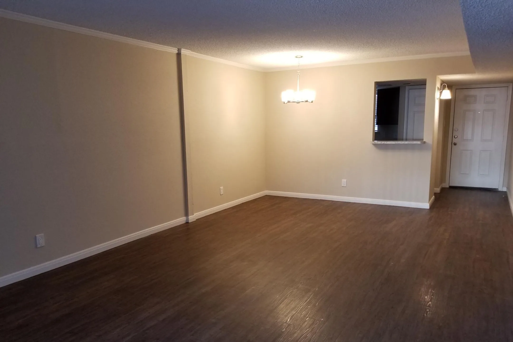 Living Room - Star Braeswood Apartments - Houston, TX