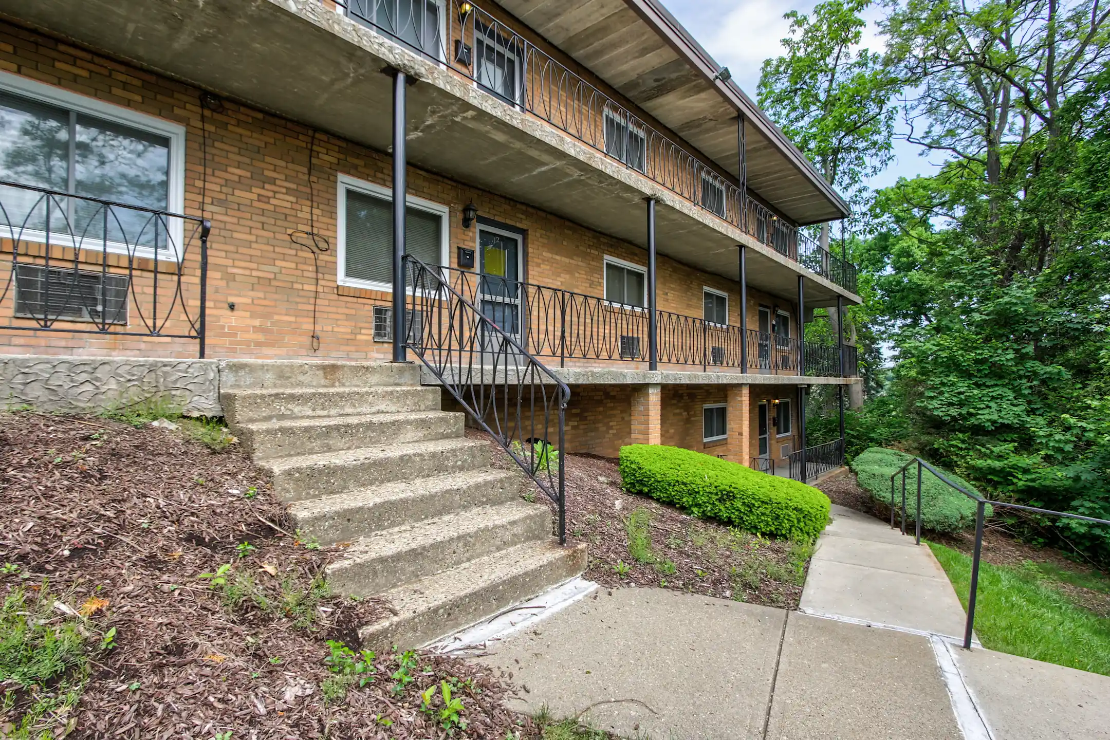 Velma Court Apartments Pittsburgh, PA 15217