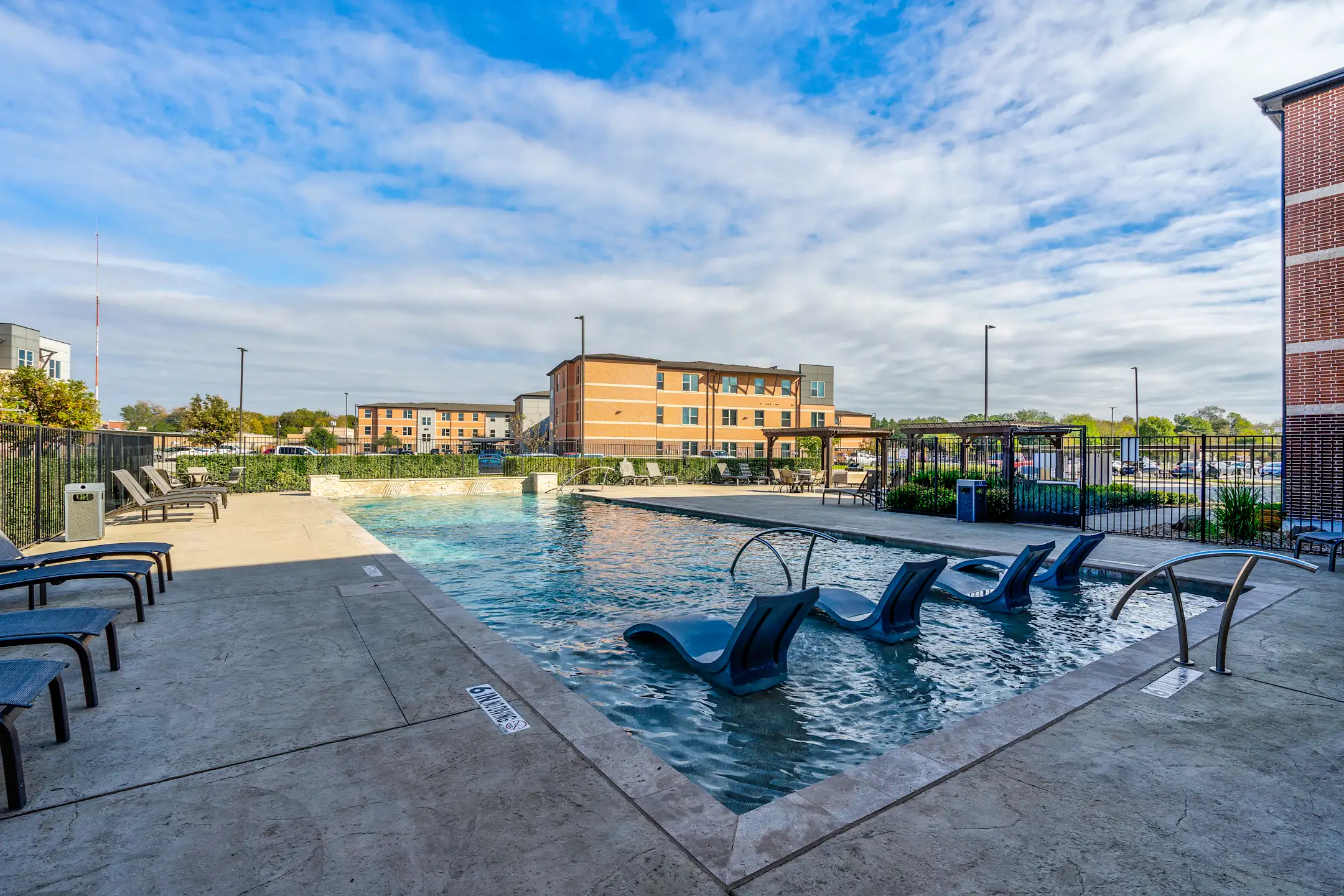 The Liberty 400 S Culberson St Gainesville, TX Apartments for Rent