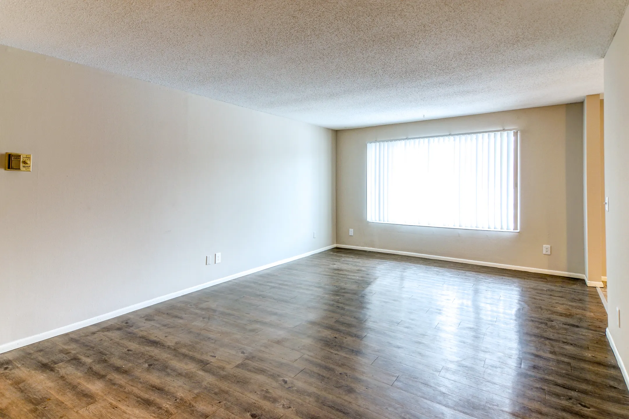 Living Room - Charlton Park Apartments - Saint Paul, MN