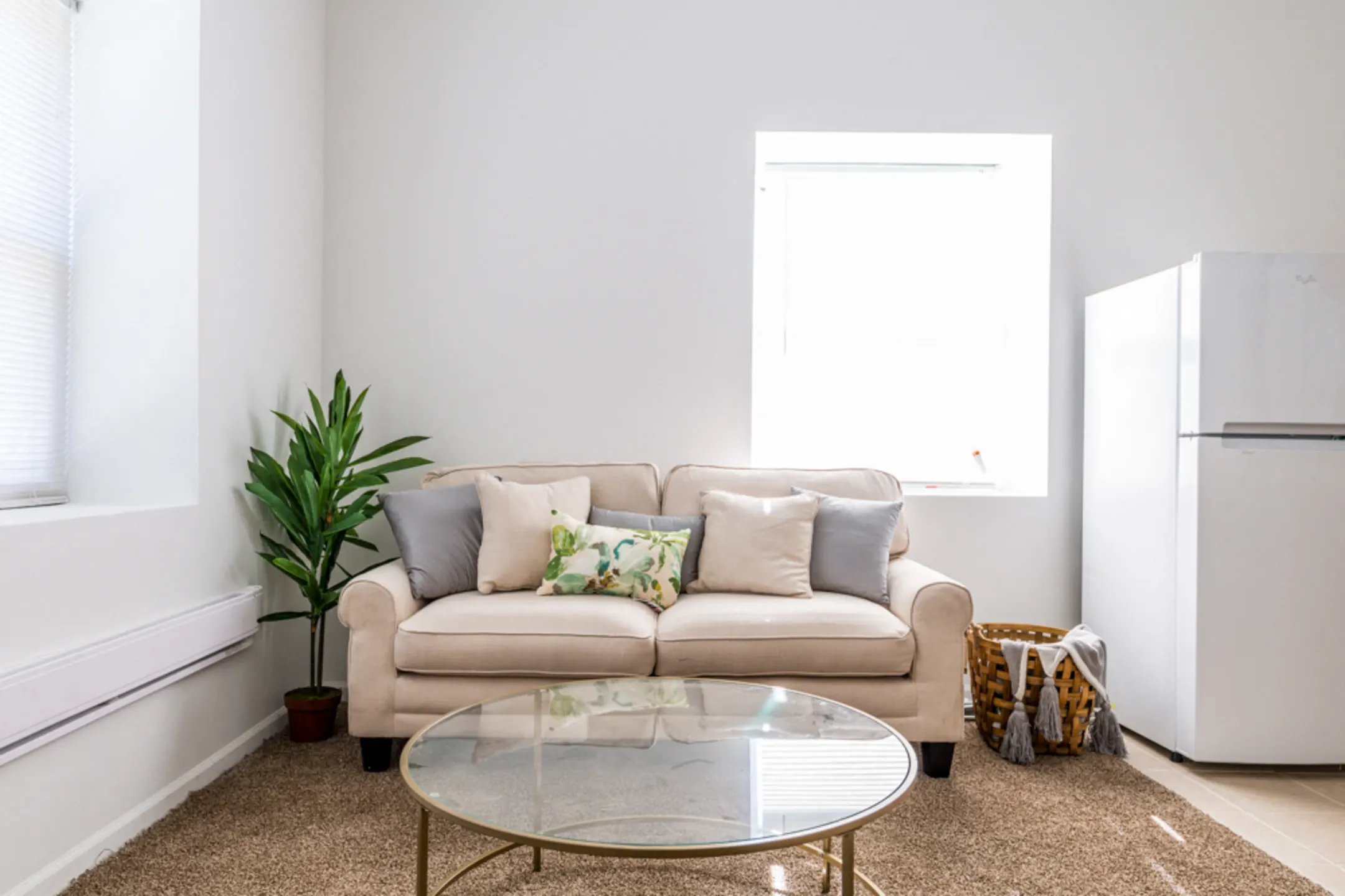 Washington Plaza Pangea Real Estate Apartments Chicago, IL 60604