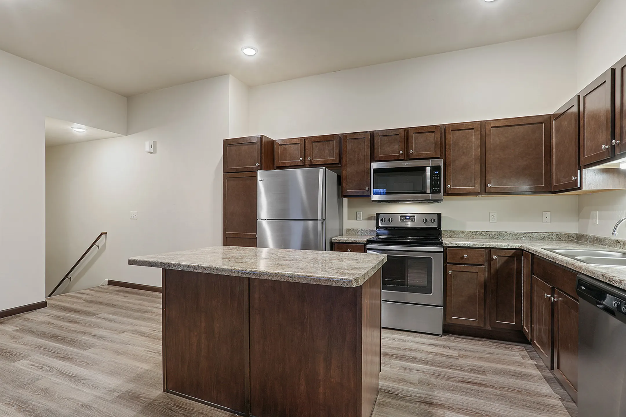 Sand Lake Apartments 3000 Quarry Park Dr. De Pere, WI Apartments