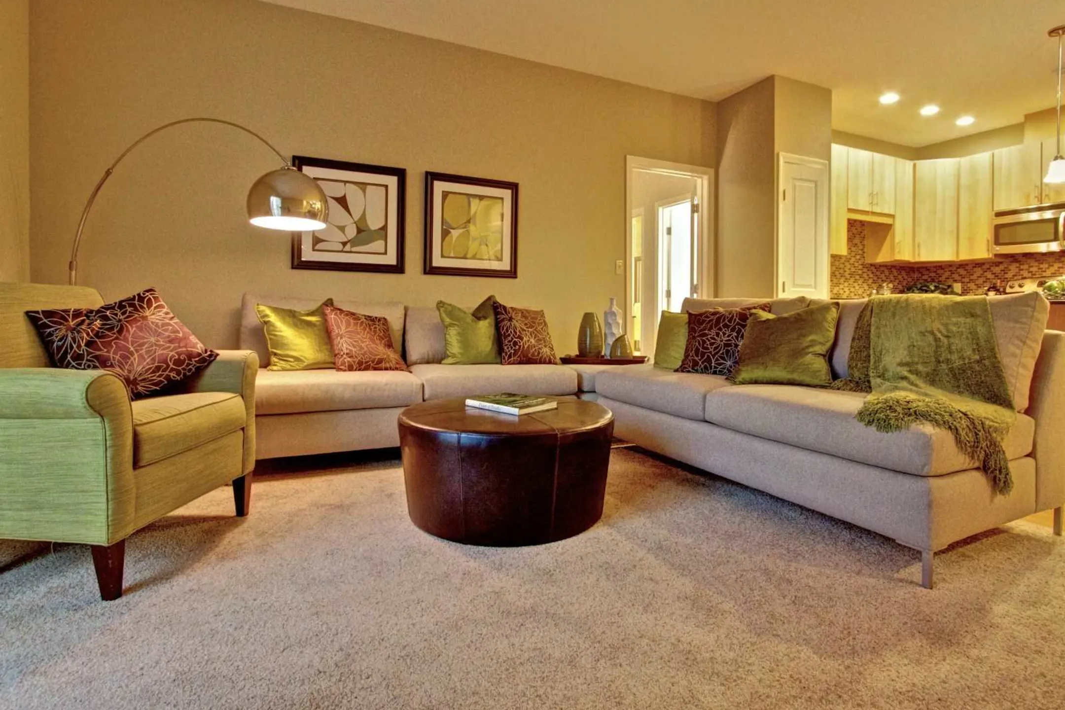 Living Room - Madison Place - Shrewsbury, MA