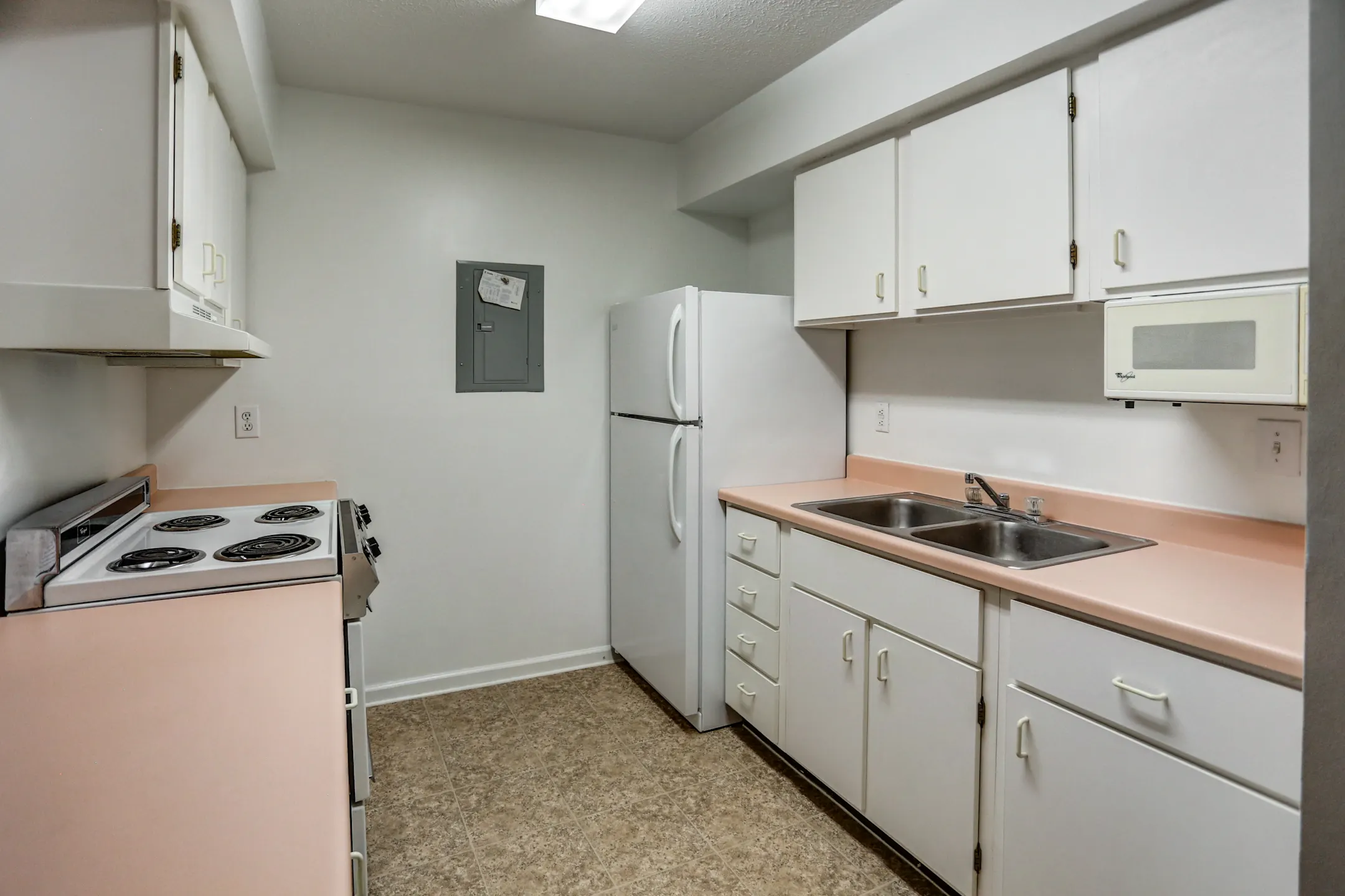 Courts of Colfax Apartments Apartments Warsaw, IN 46580