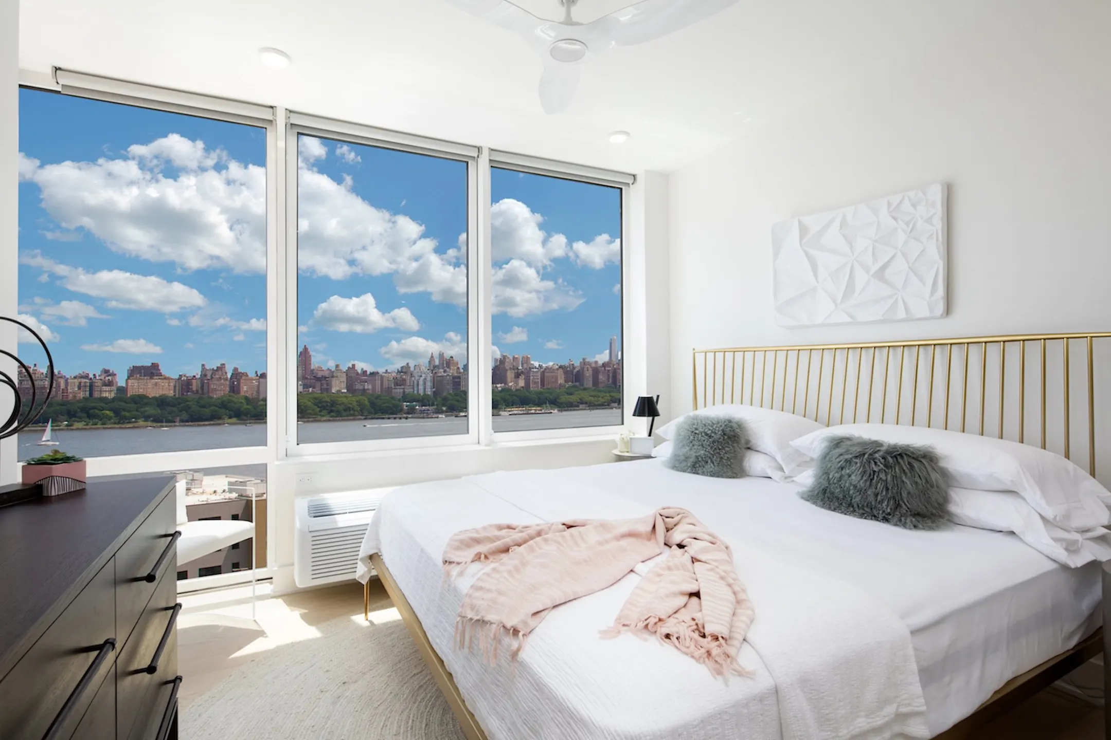 Bedroom - The Duchess - North Bergen, NJ