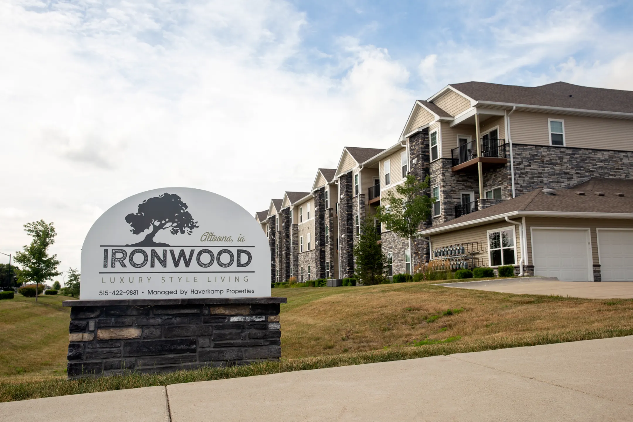 Community Signage - Ironwood - Altoona, IA