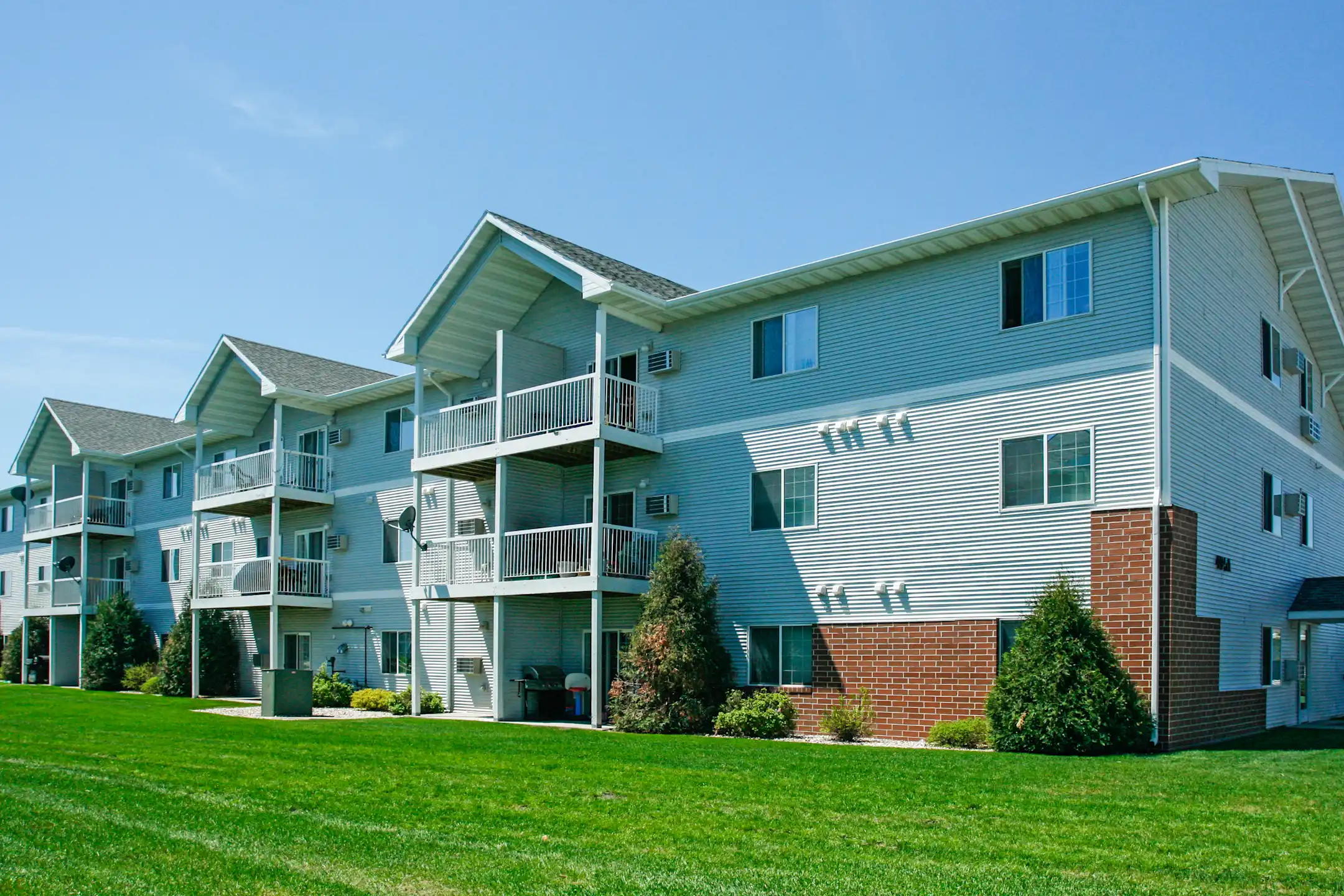 Osgood Townsite Apartments and Townhomes 4901 44th Ave S Fargo, ND