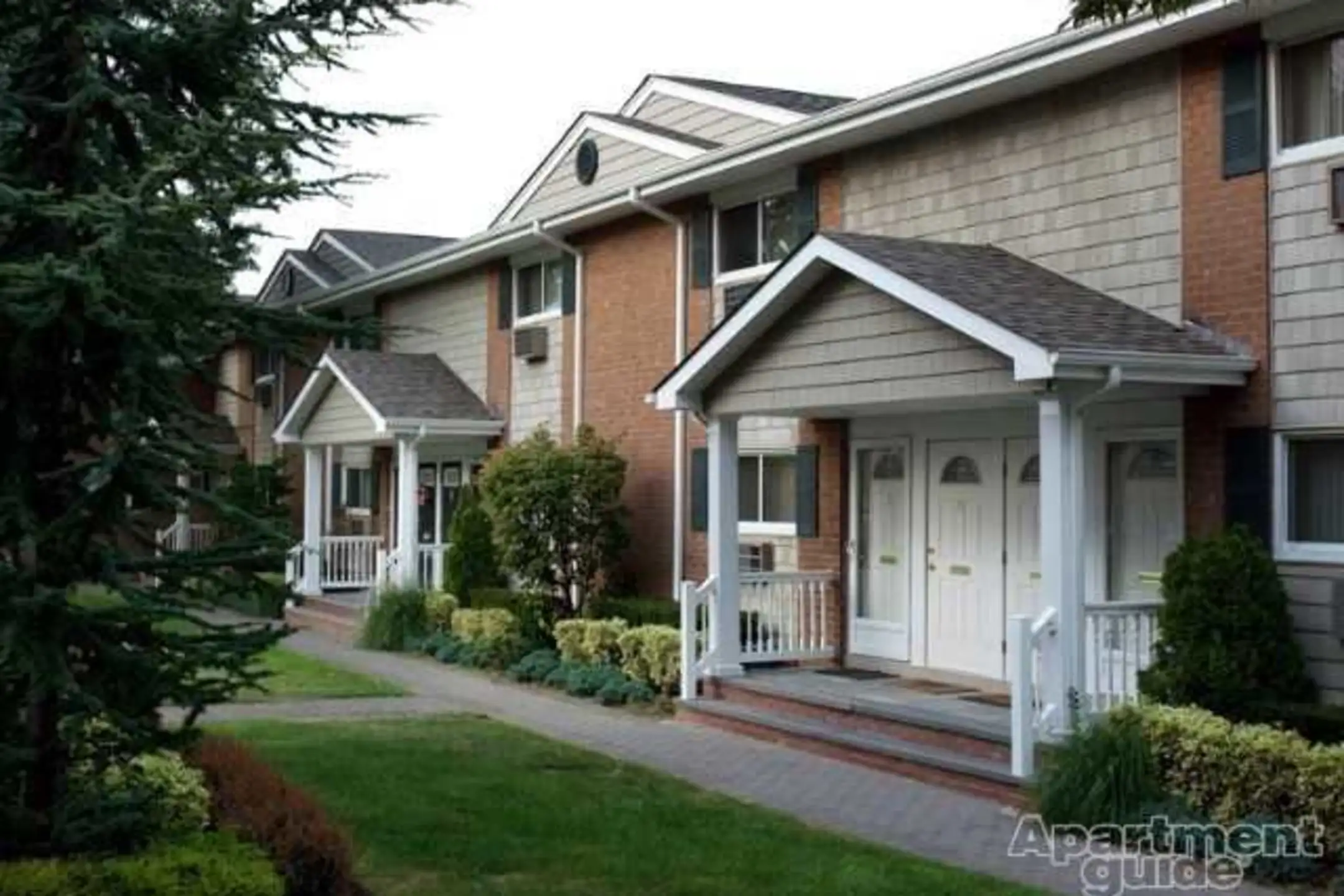 Apartments For Rent Babylon Village