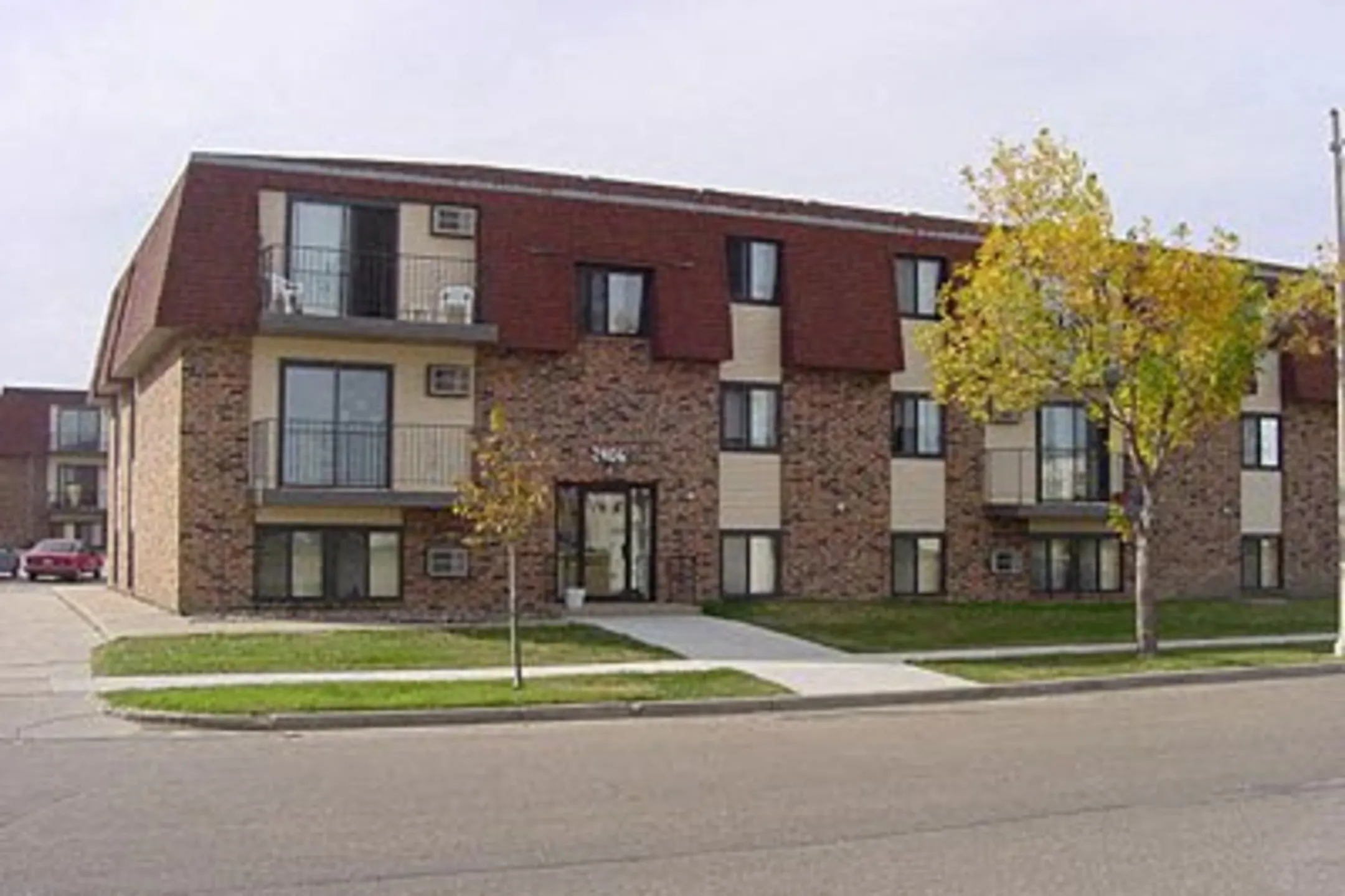 Newgate Apartments 2413 North 8th Street Bismarck, ND Apartments