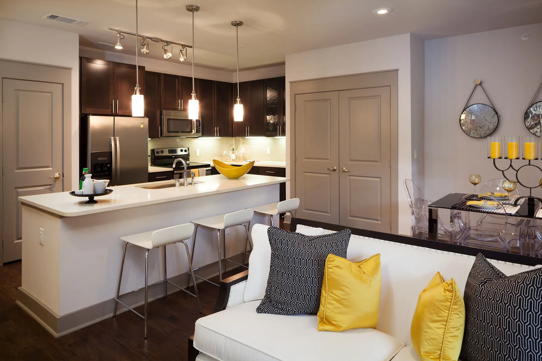 Living Room - ALMA on Maple - Dallas, TX