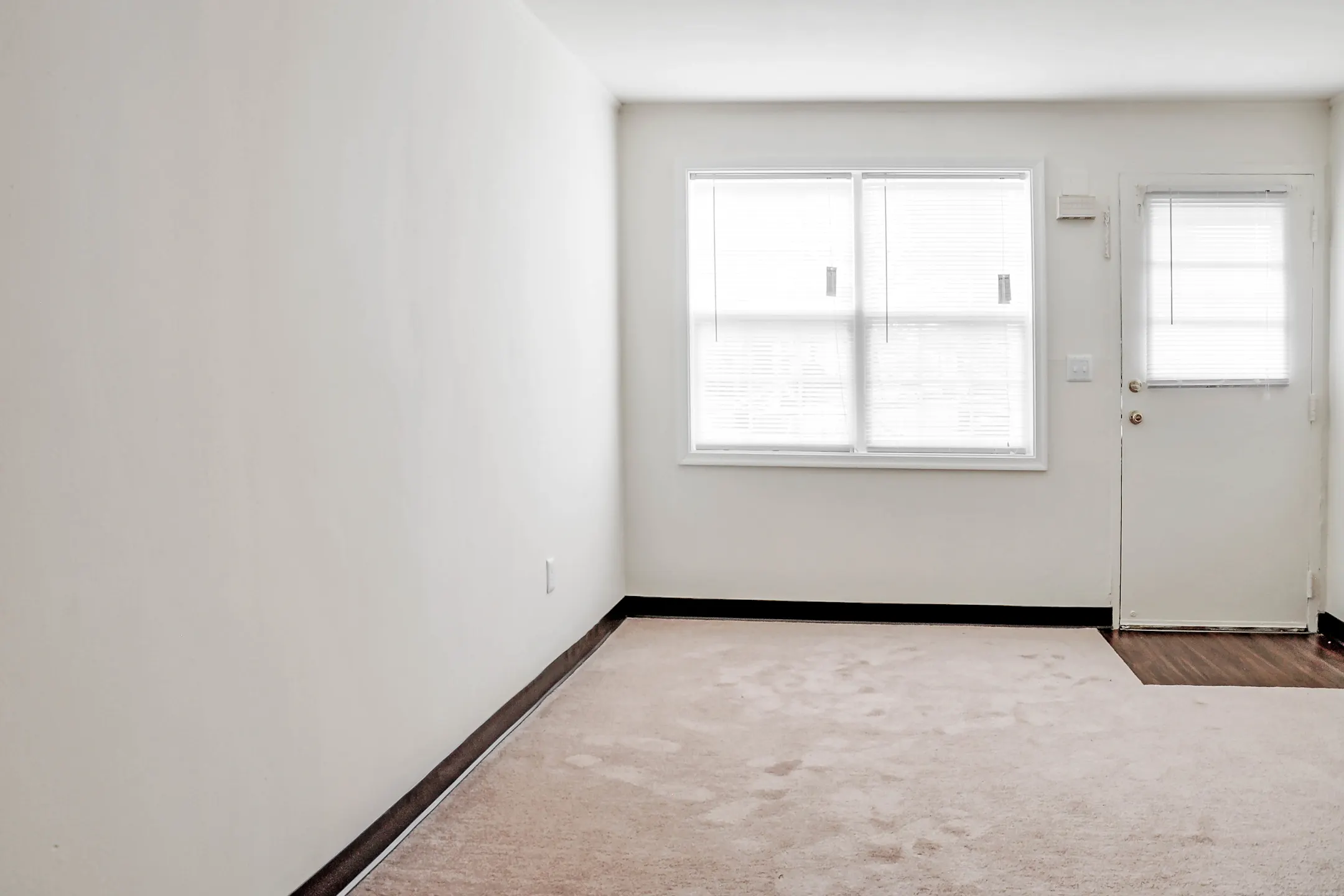 Ingleside Square Apartments 3515 Gatling Ave Norfolk, VA Apartments