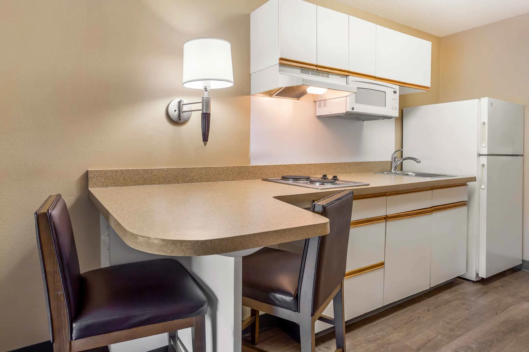 Dining Room - Furnished Studio - Meadowlands - East Rutherford - East Rutherford, NJ