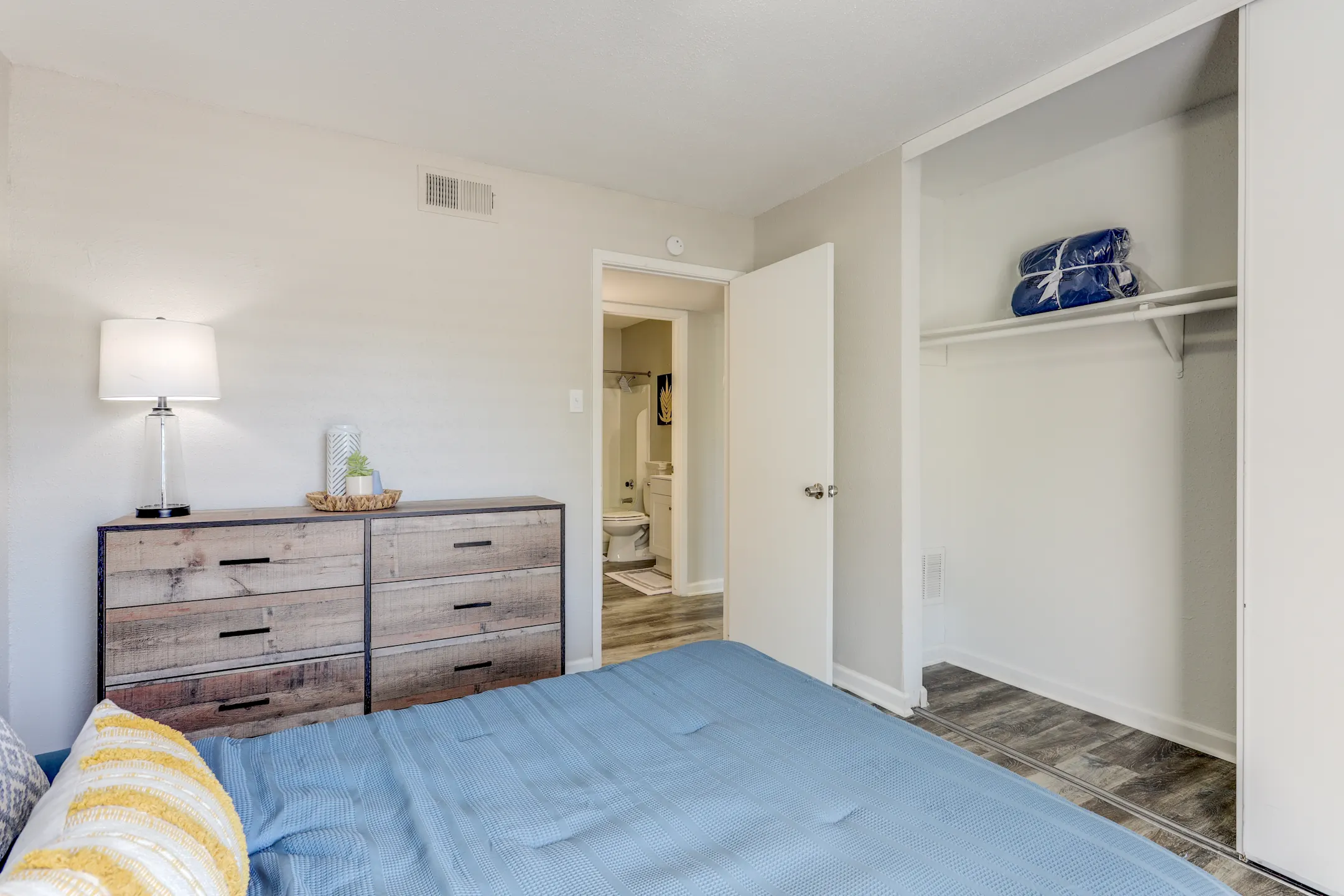 Bedroom - Cypress Parc - Houston, TX