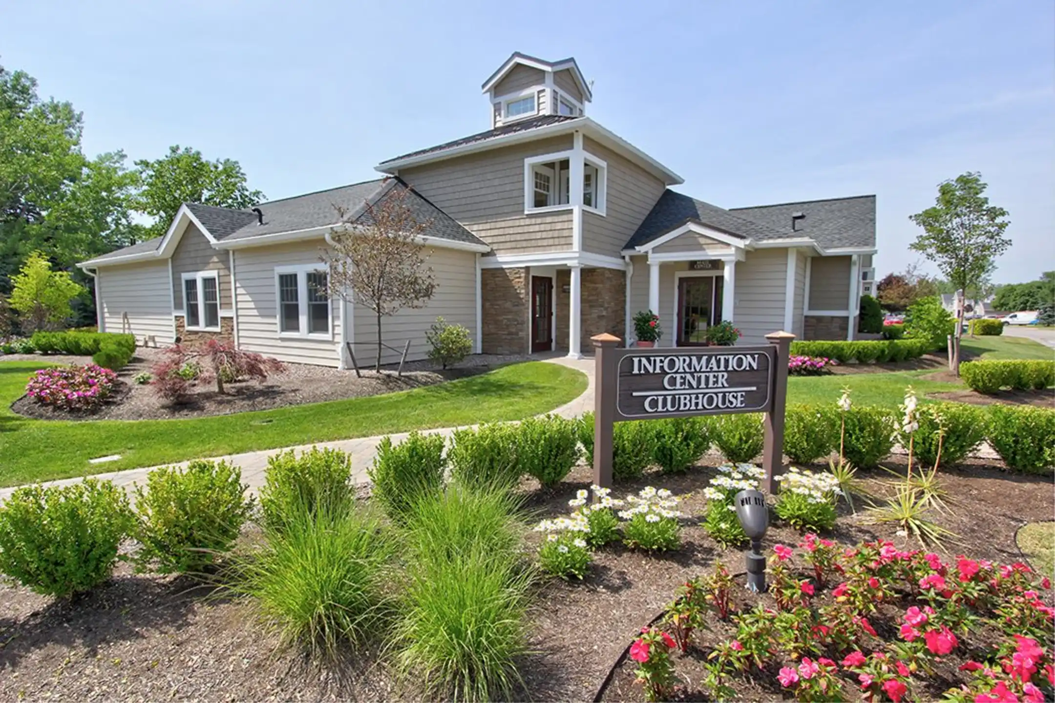 Country Club Manor Apartments 23 Northwood Dr Williamsville, NY