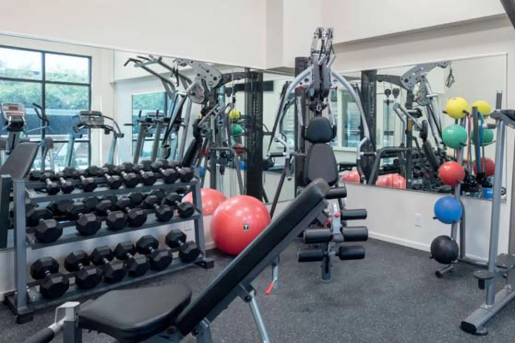 Fitness Weight Room - Roe 107 - Overland Park, KS