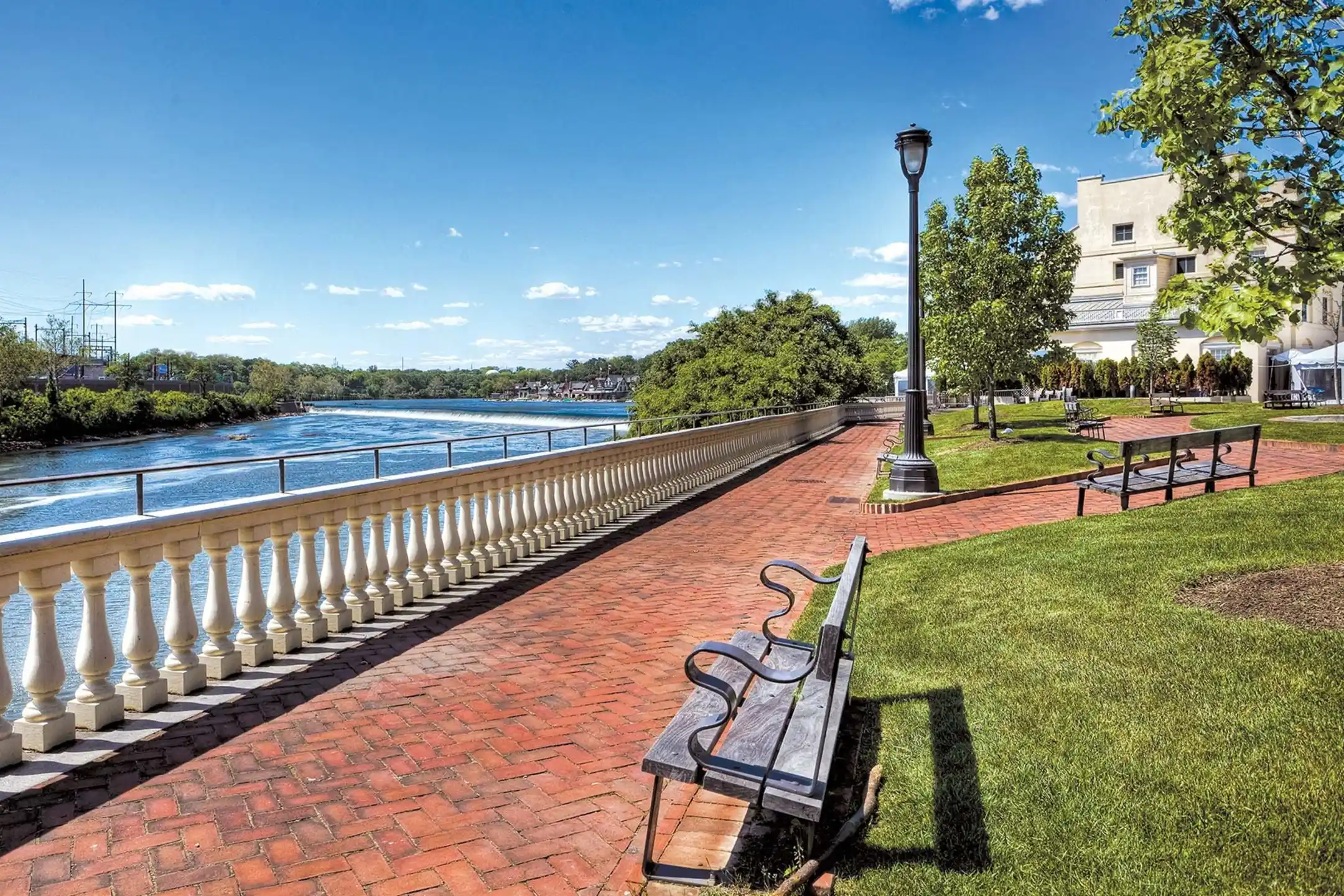 Pool - Park Towne Place Premier Apartment Homes - Philadelphia, PA
