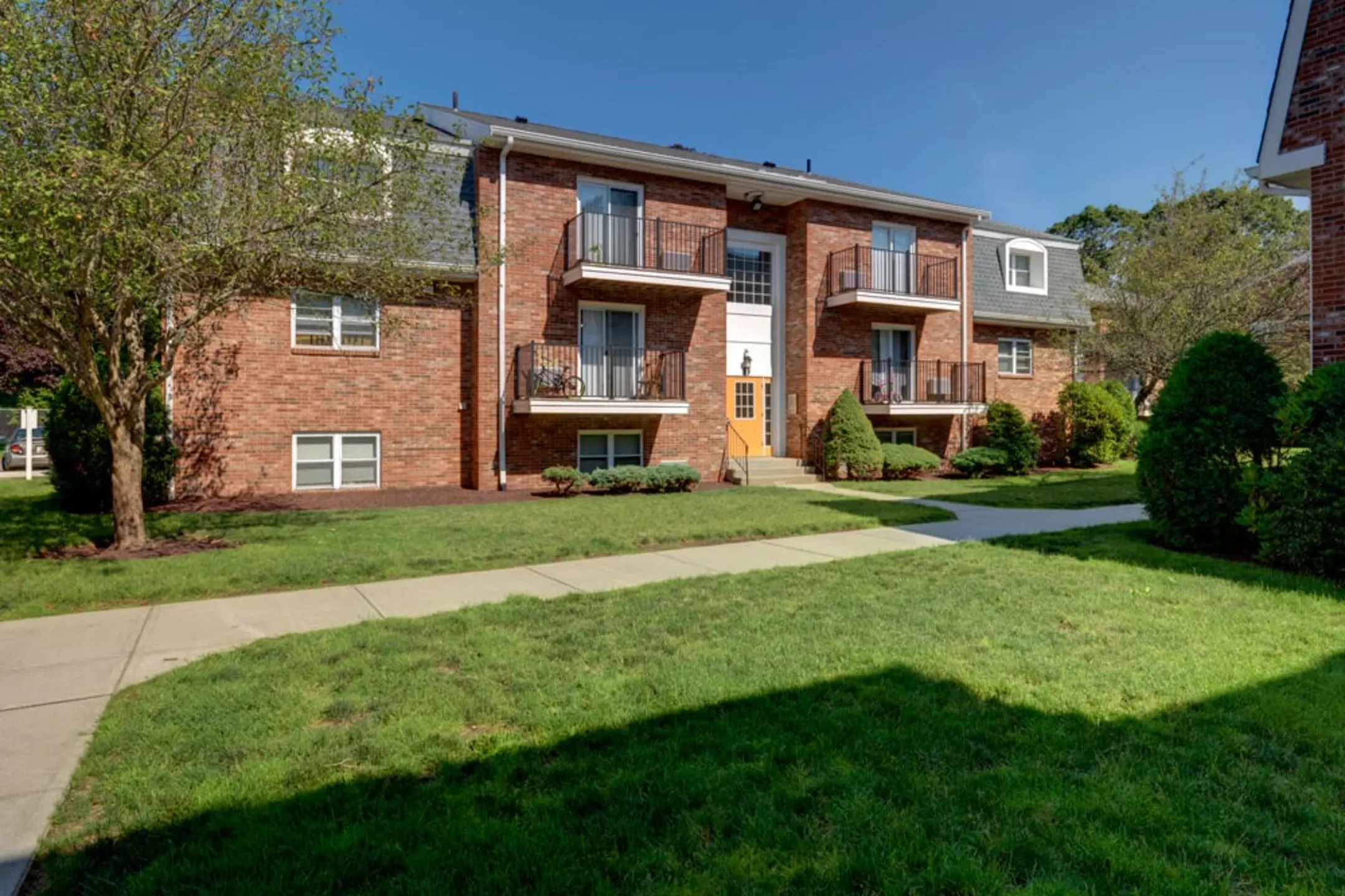 Pine Grove Apartments Apartments Taunton, MA 02780