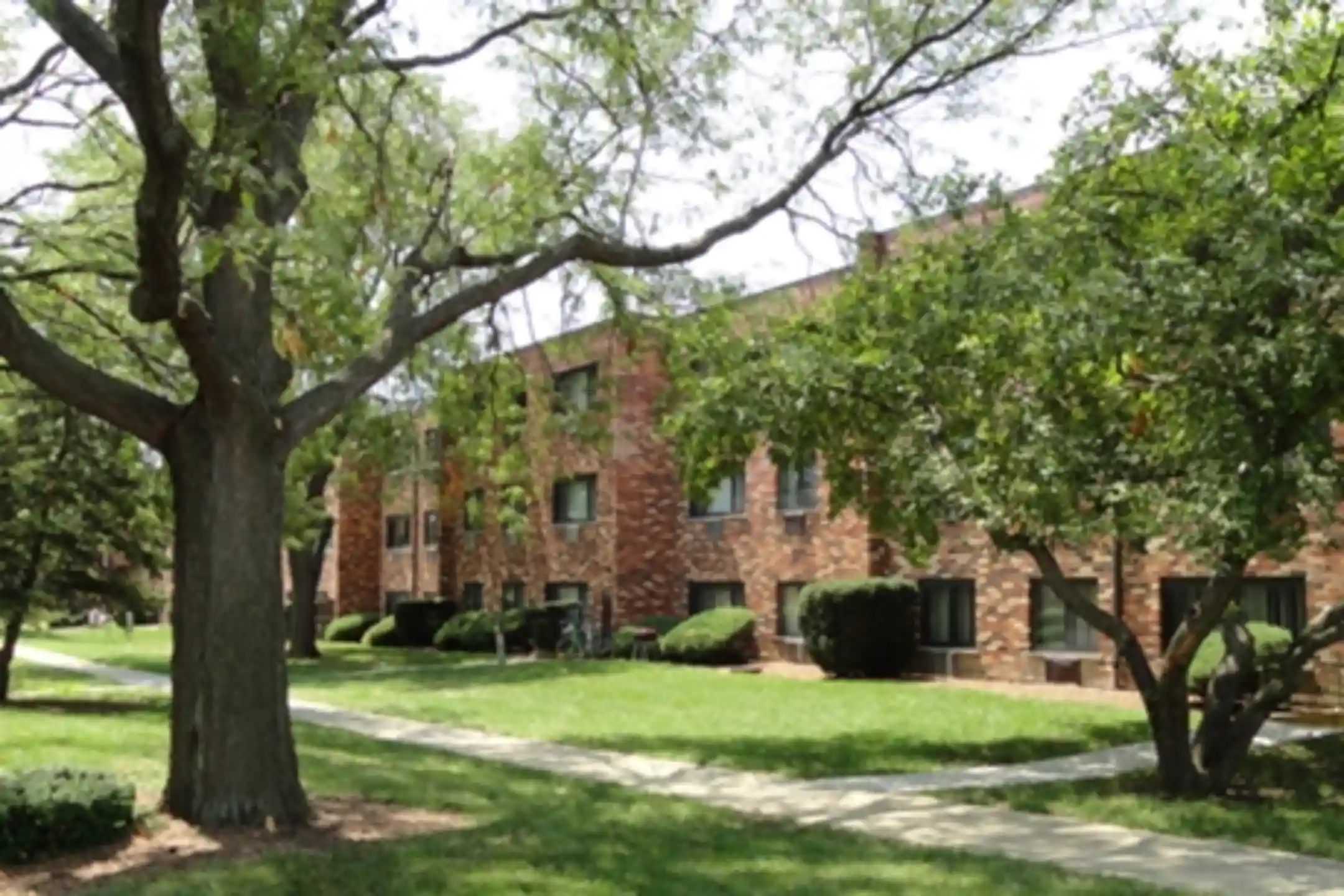 Villagebrook Apartments 278 E St Charles Rd Carol Stream, IL