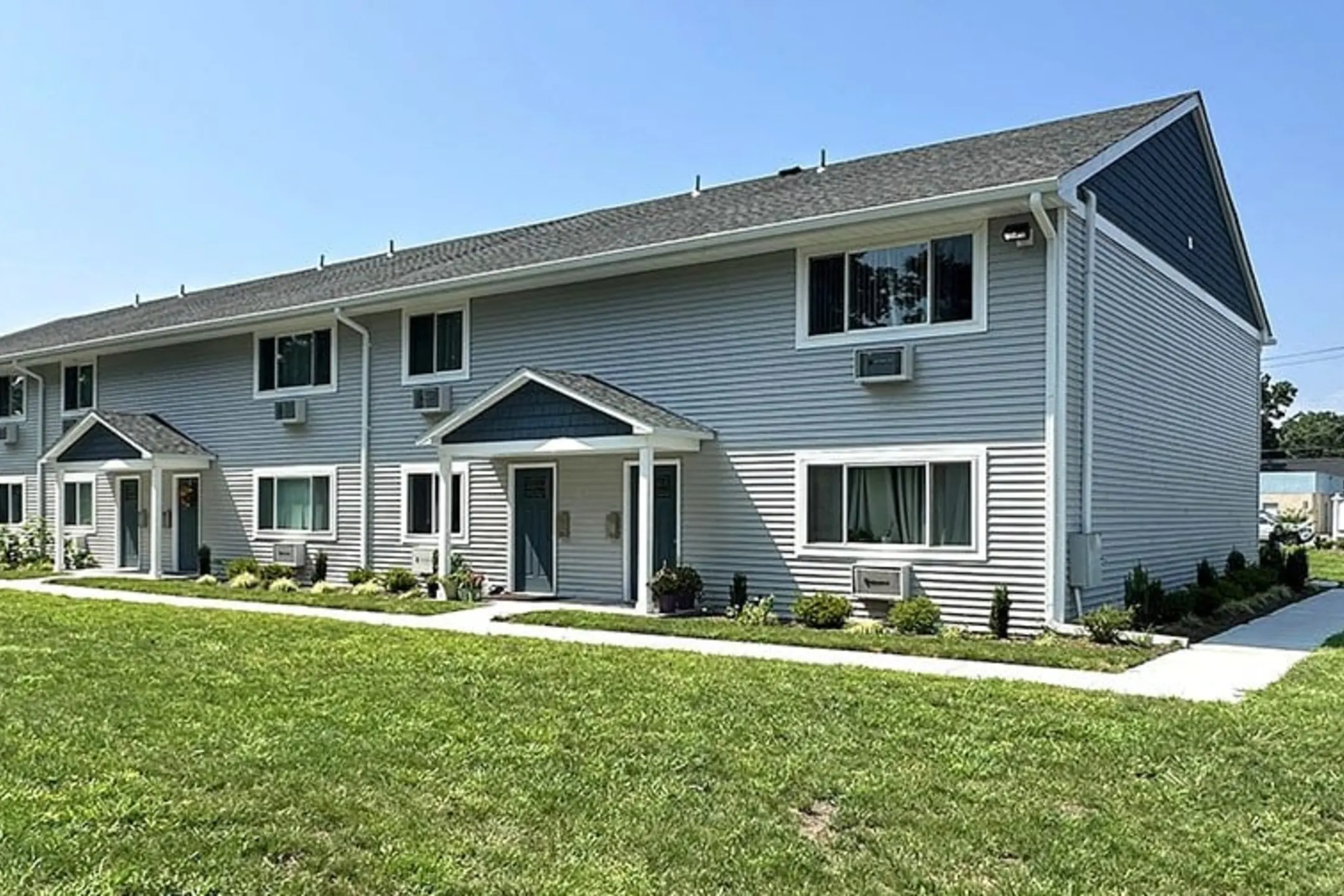 Brookwood at Sayville Apartments Sayville, NY 11782