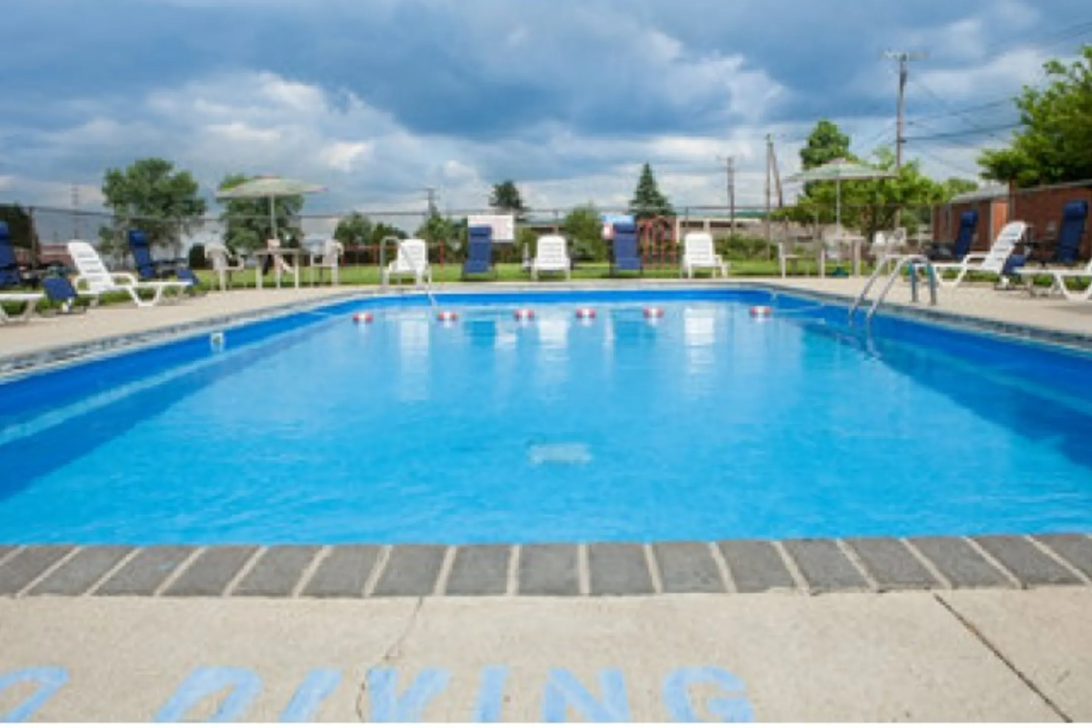 Pool - Heathwood Village - Heath, OH