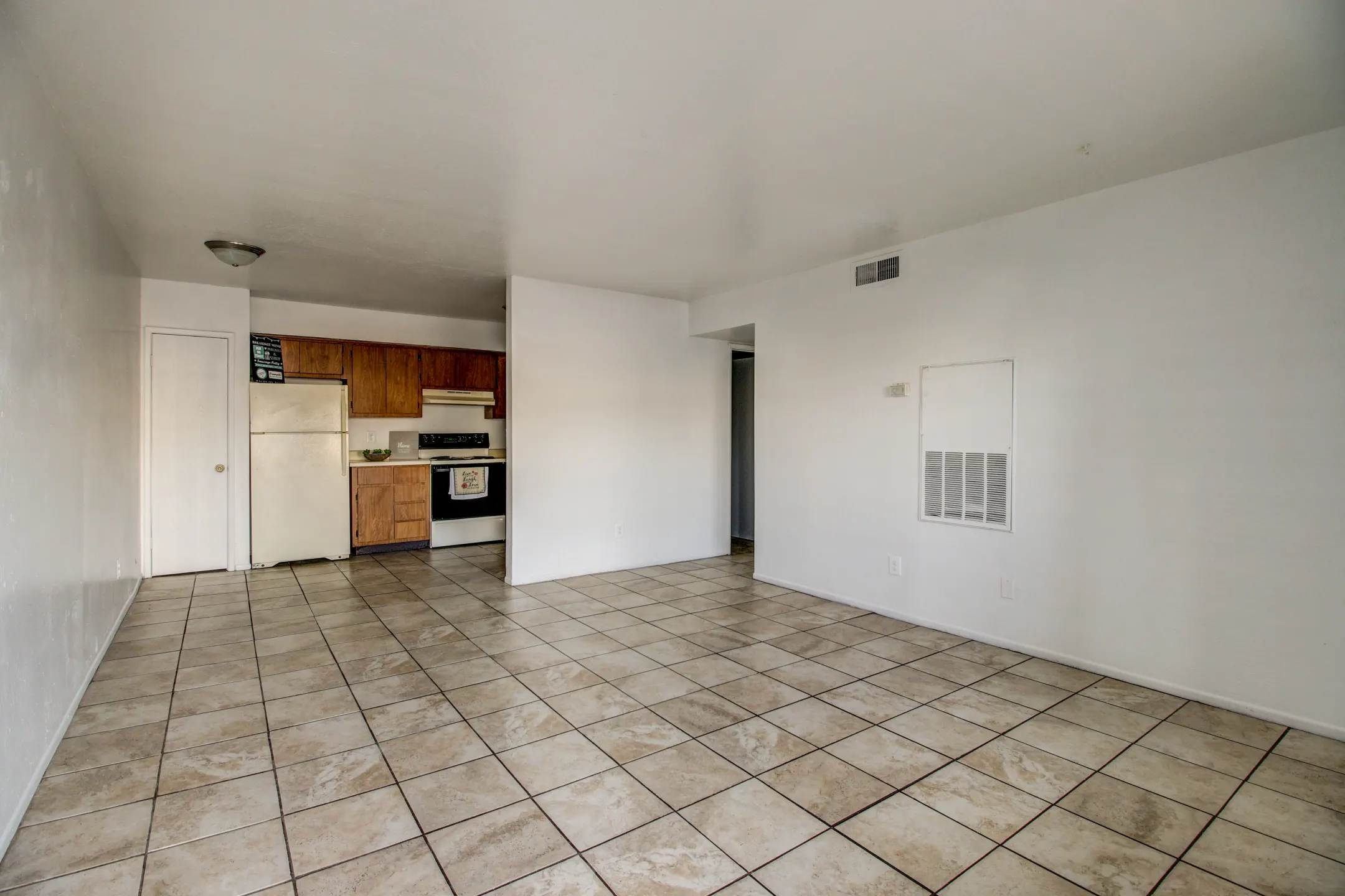 Carole Arms Apartments - 2535 W Coolidge St | Phoenix, AZ for Rent | Rent.