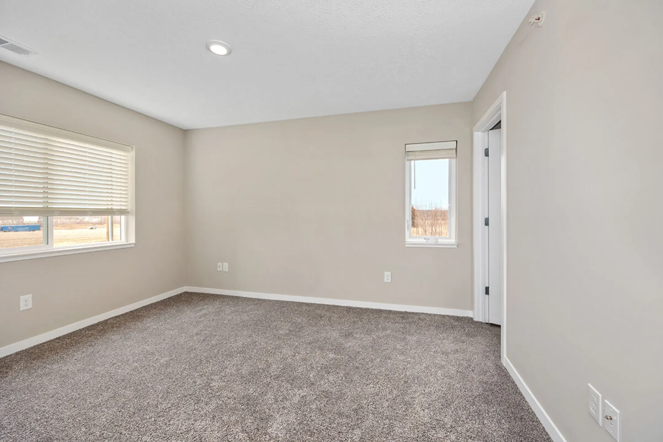 The Summit Apartments 421 N Willowbrook Rd Coldwater, MI Apartments