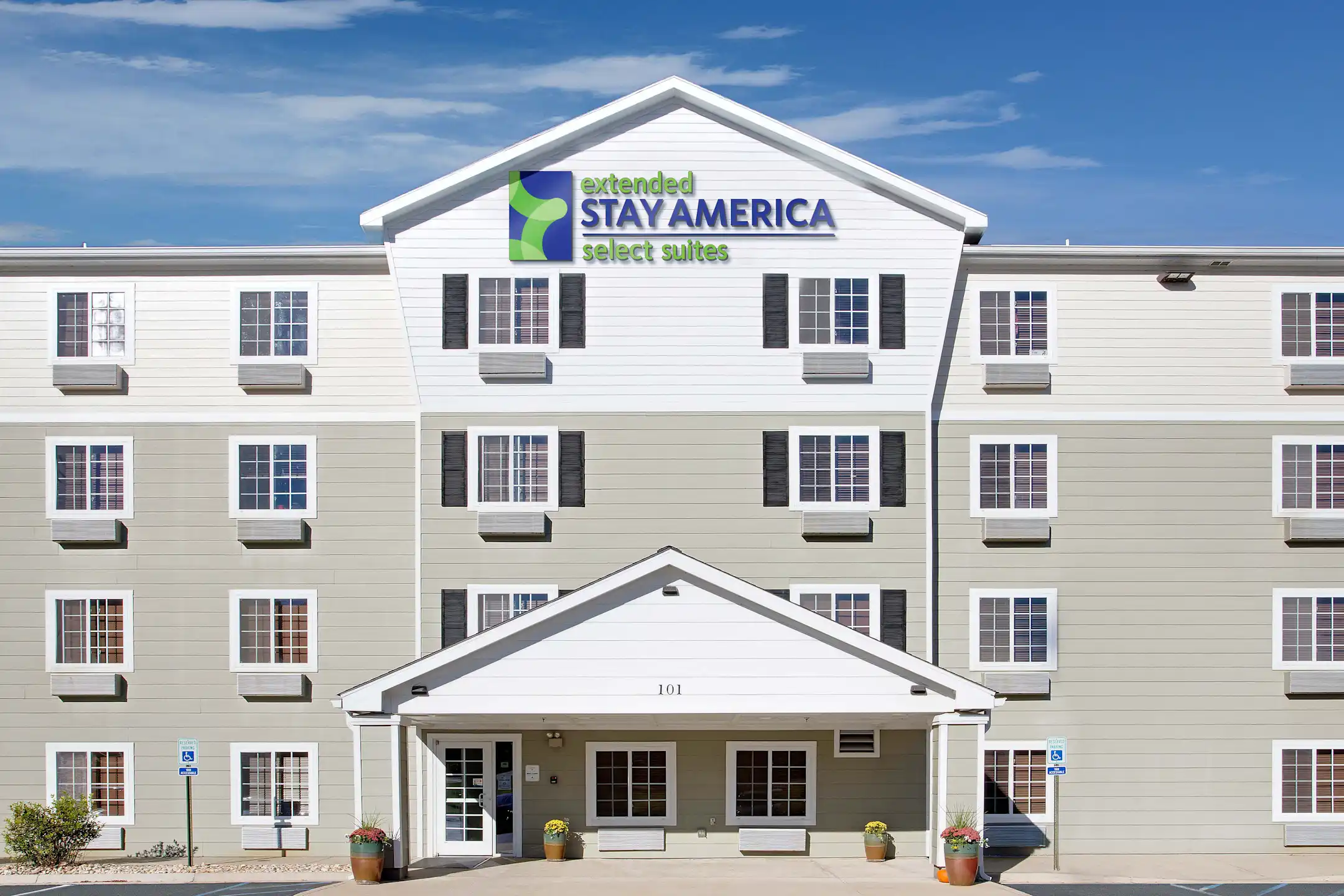 Furnished Studio Omaha Southwest 6855 S 118th St Omaha, NE