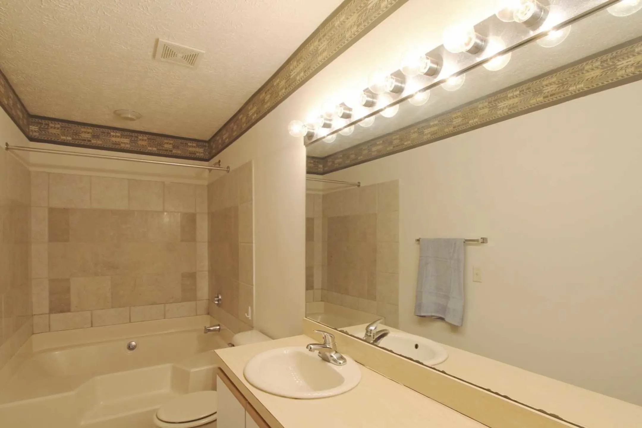 Bathroom - Timber Top Apartments & Townhomes - Akron, OH