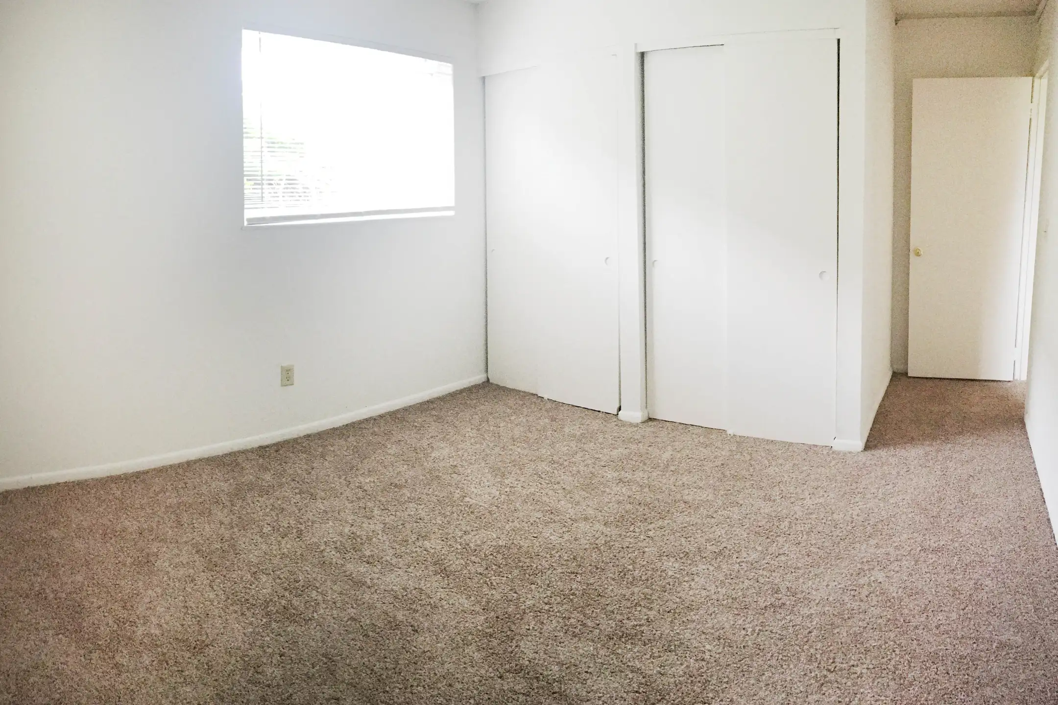 Bedroom - Forest Park Apartments - Cincinnati, OH