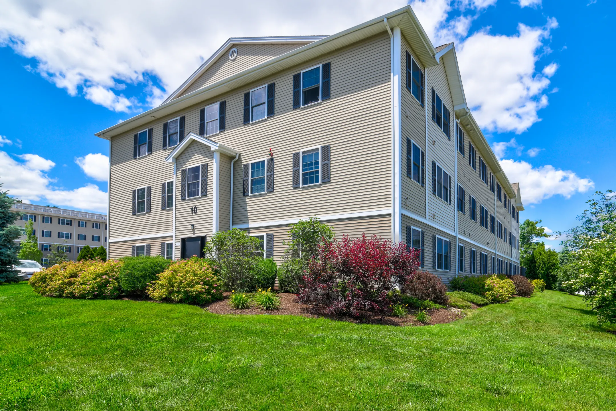 Building - Redstone Apartments and Single Family Homes - Manchester, NH