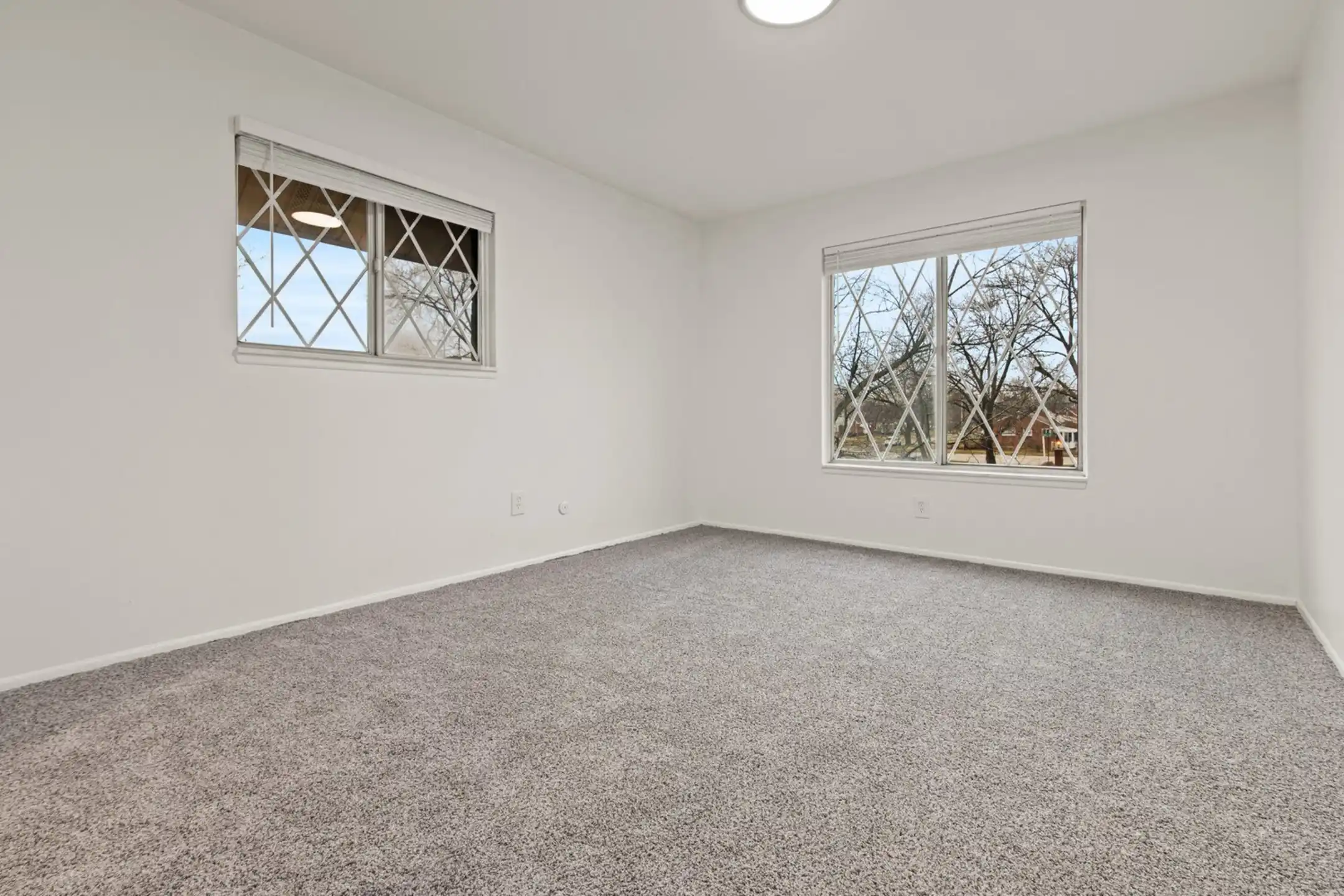 Carriage Hill 26322 Westphal St Dearborn Heights, MI Apartments for