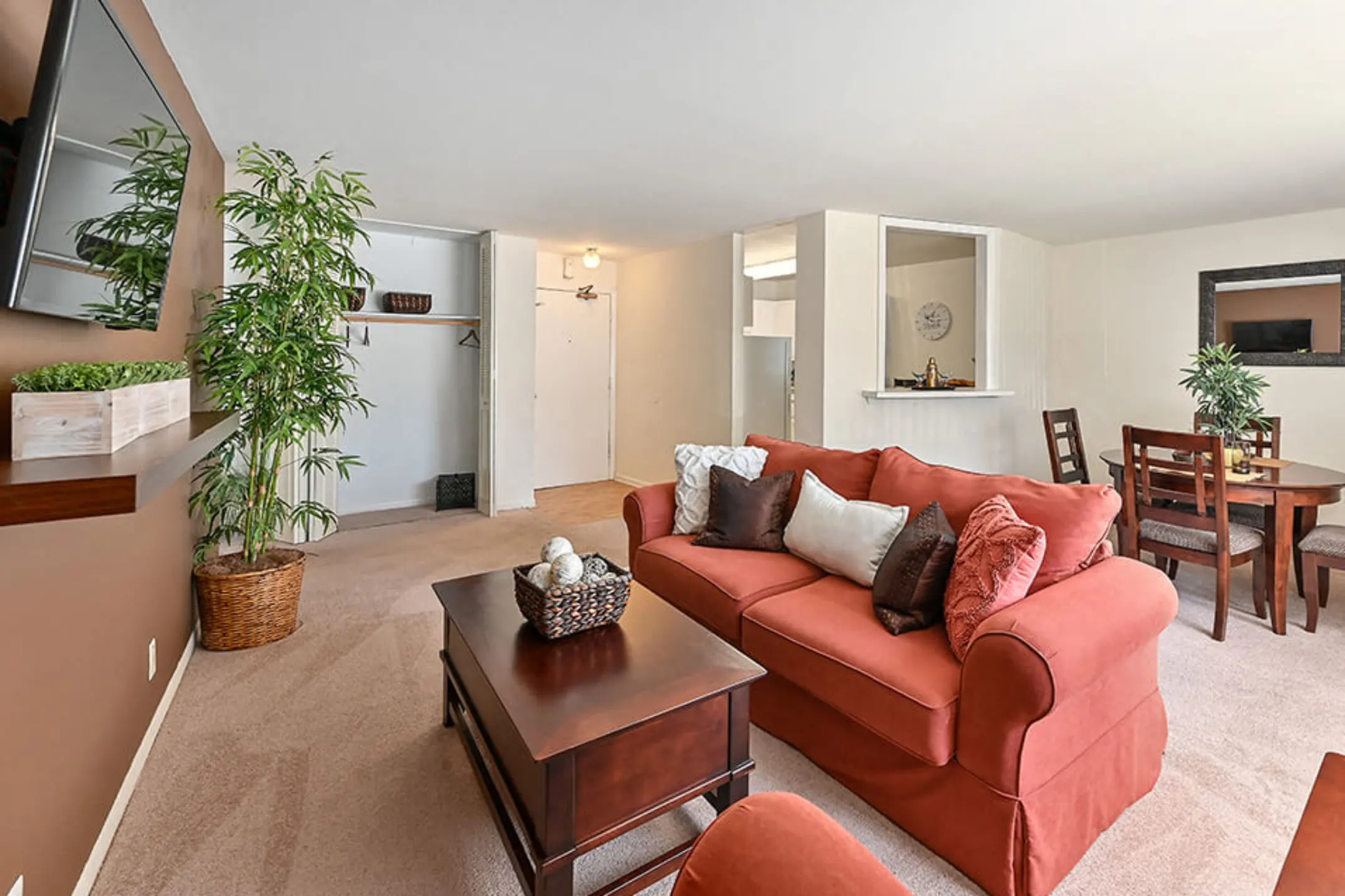 Harbor Lake Apartments 1610 Sunset Ave Waukegan, IL Apartments for