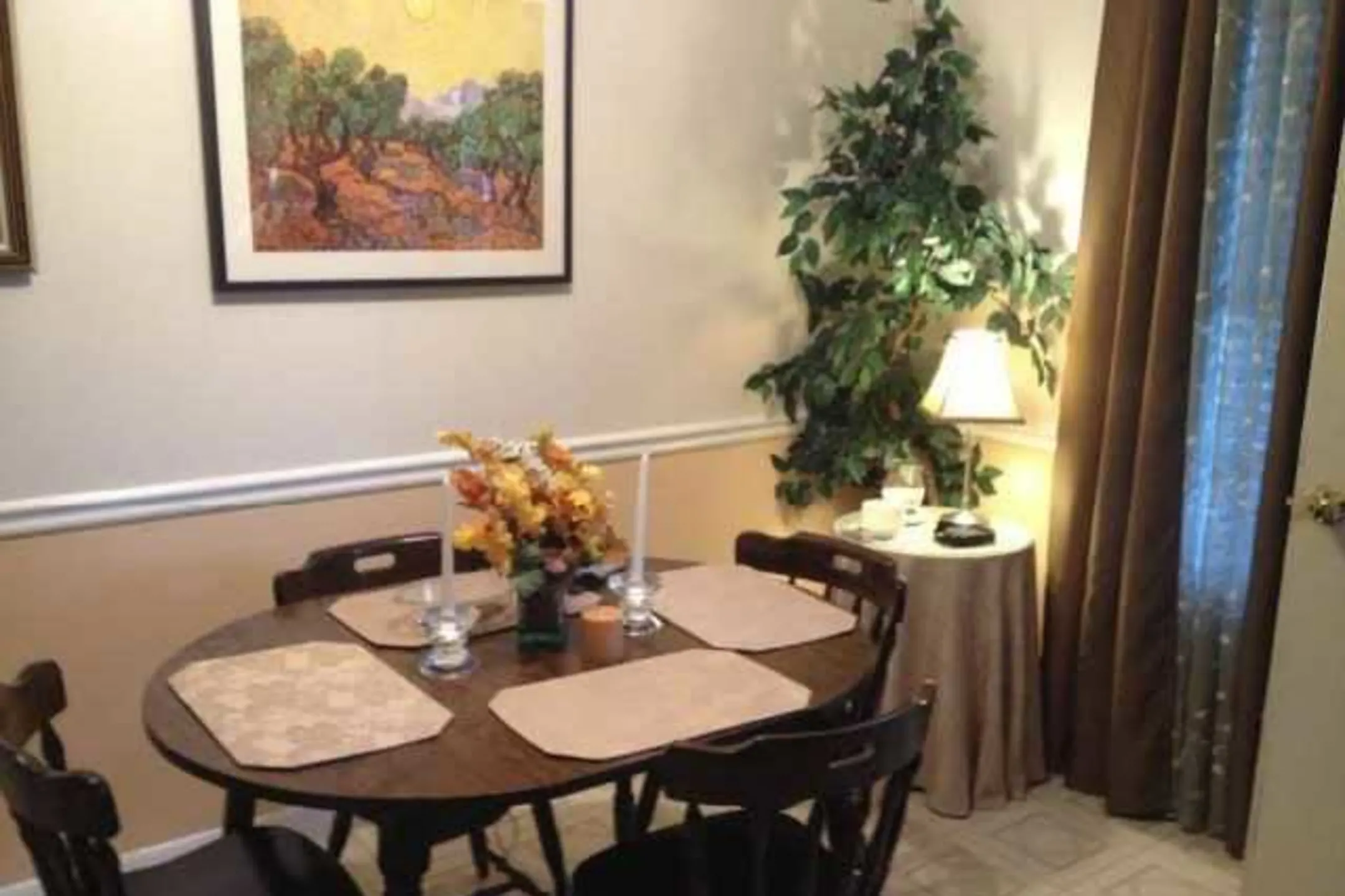 Dining Room - Green Acres Short Term Rentals - Long Beach, MS