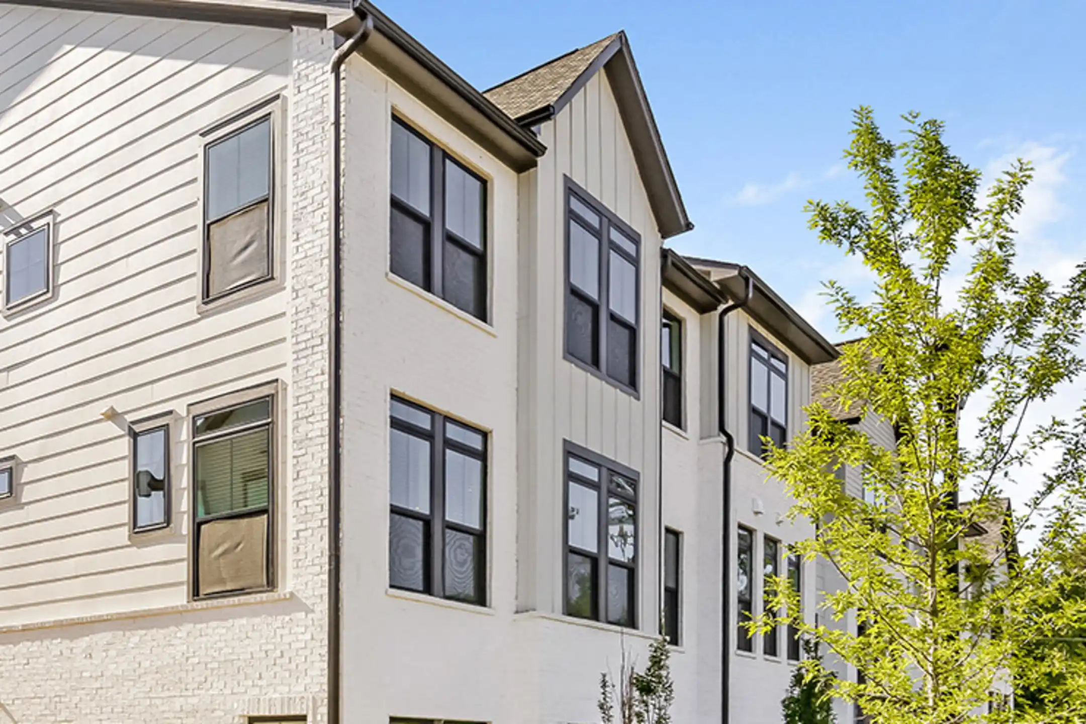 Ellison Park 400 Hannover Park Road Sandy Springs, GA Townhomes for