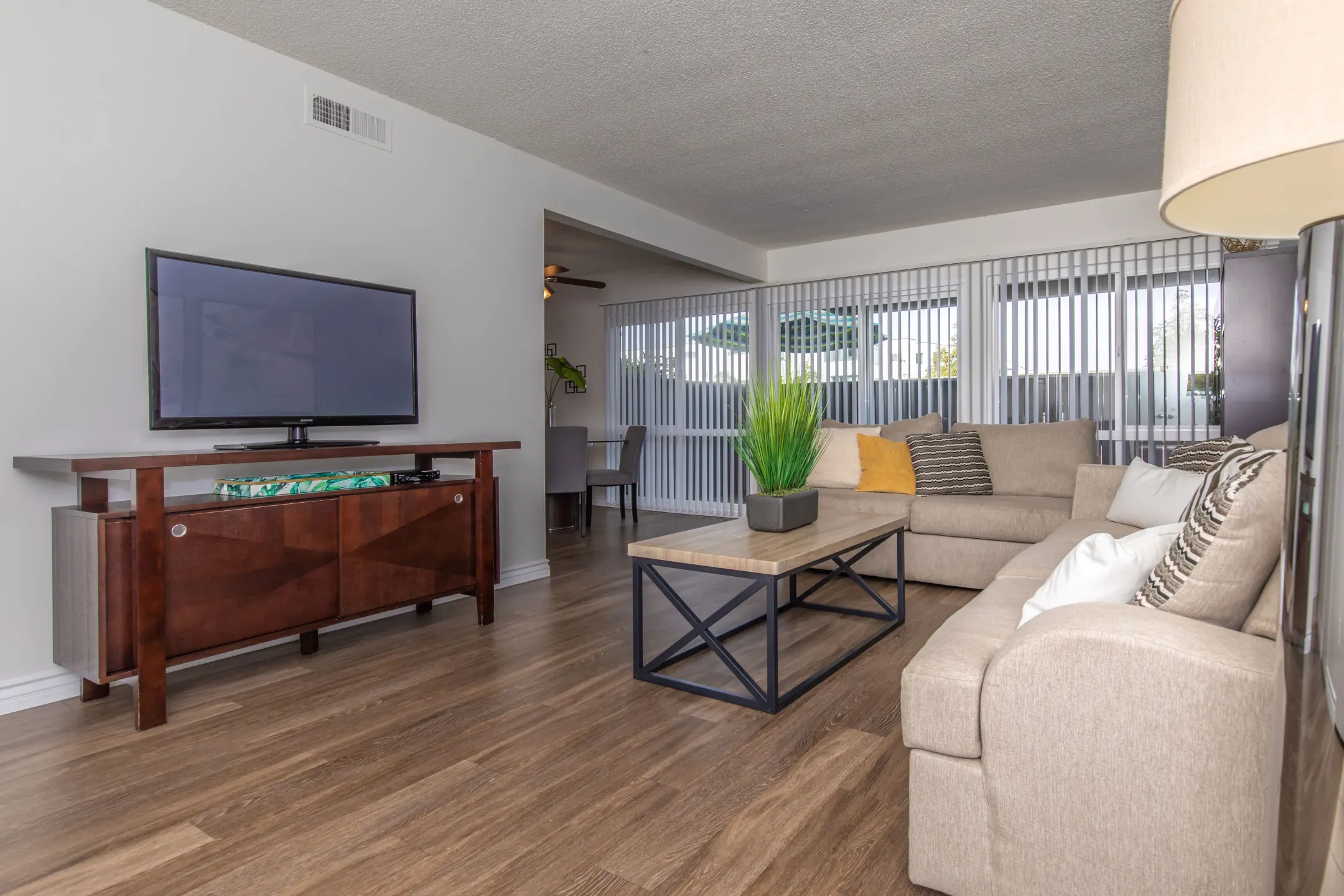 Living Room - Loma Palisades Apartments - San Diego, CA