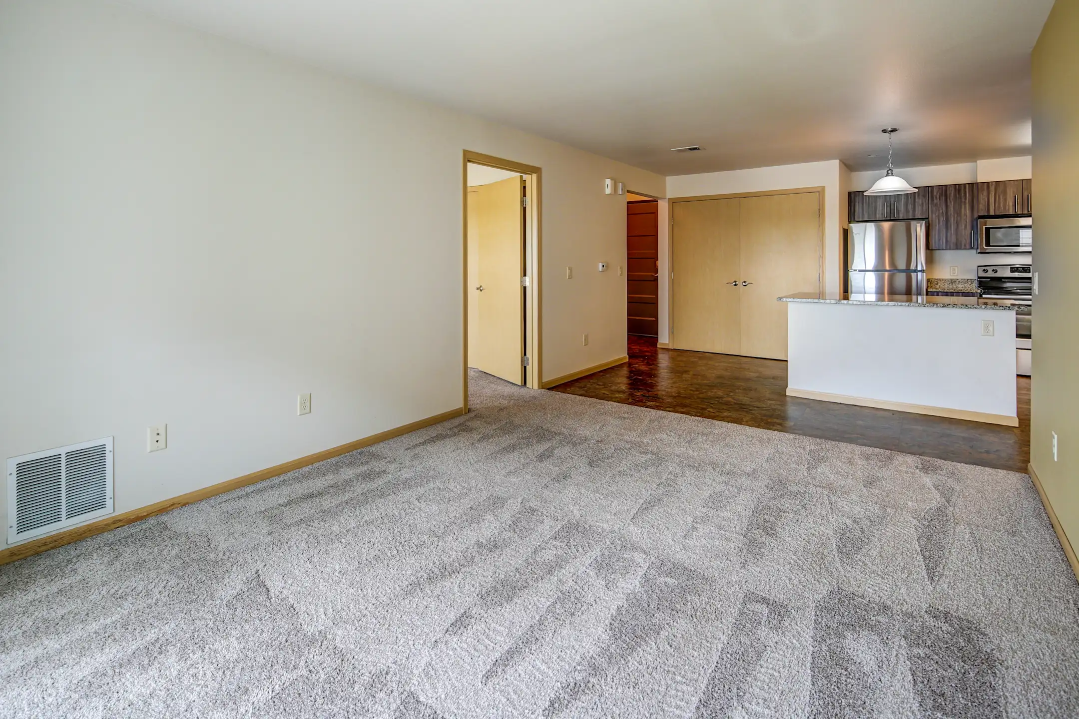 Anthem Luxury Living 431 Marion Rd Oshkosh, WI Apartments for Rent