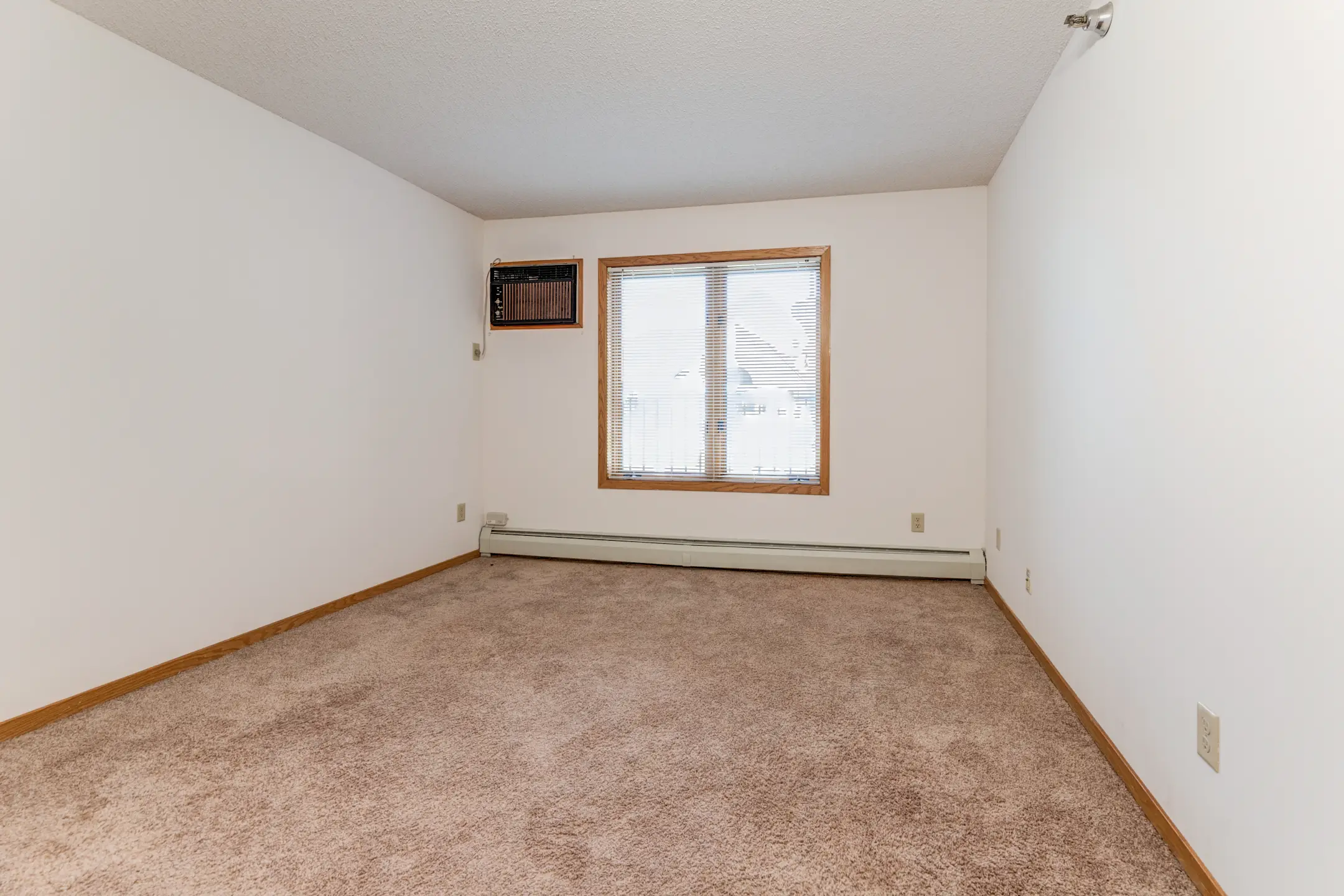 Oaks Lincoln Apartments 5200 Lincoln Dr Edina, MN Apartments for