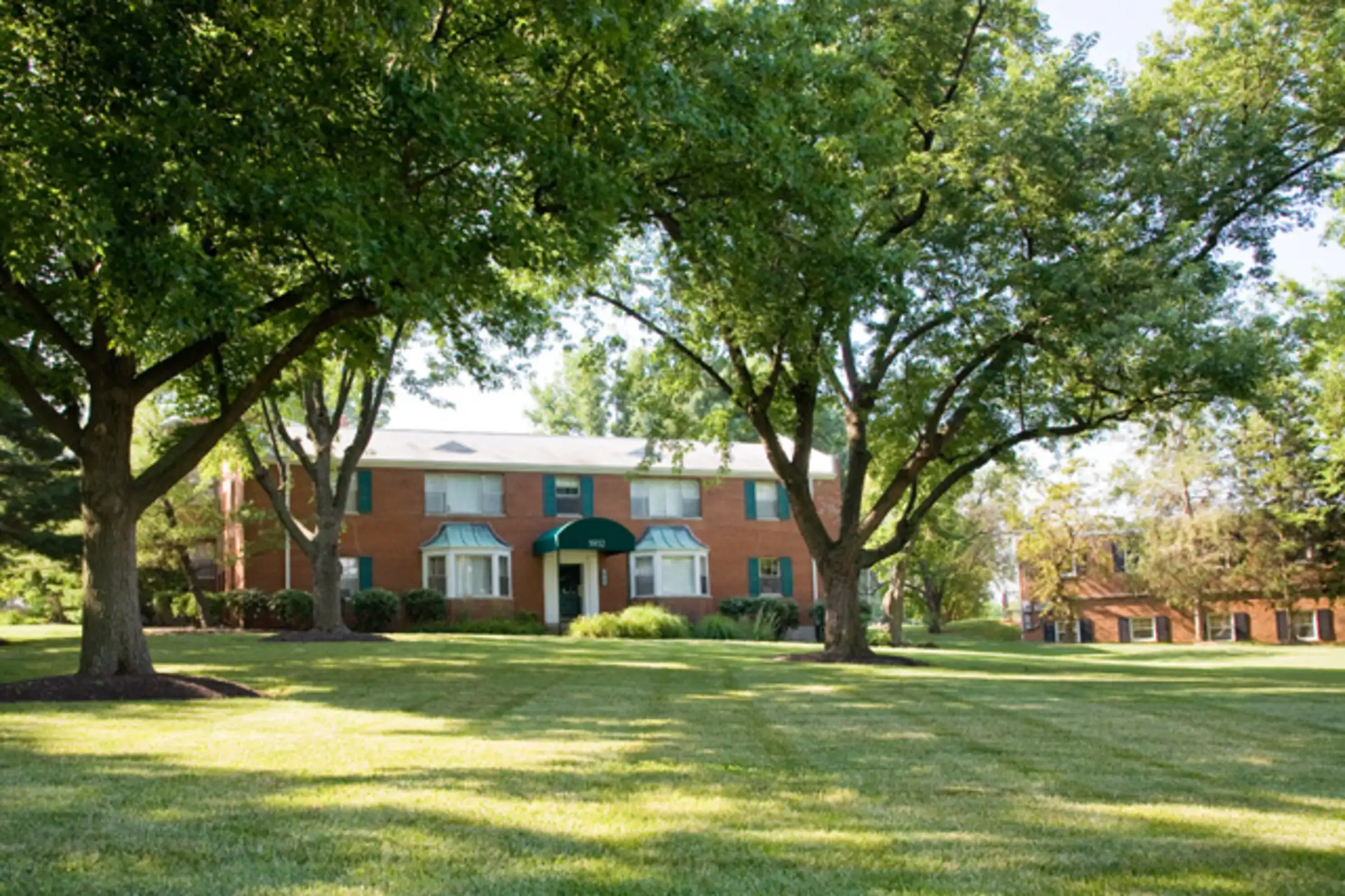 Hampton Gardens 5927 Suson Pl Saint Louis, MO Apartments for Rent