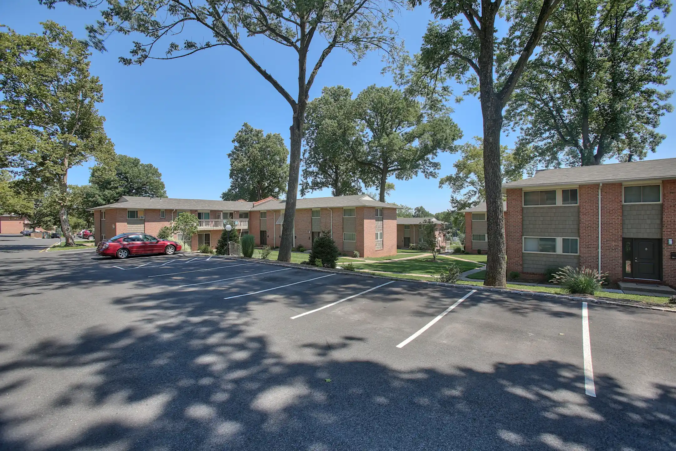 SDK Greenbrook Gardens Apartments North Plainfield, NJ 07060