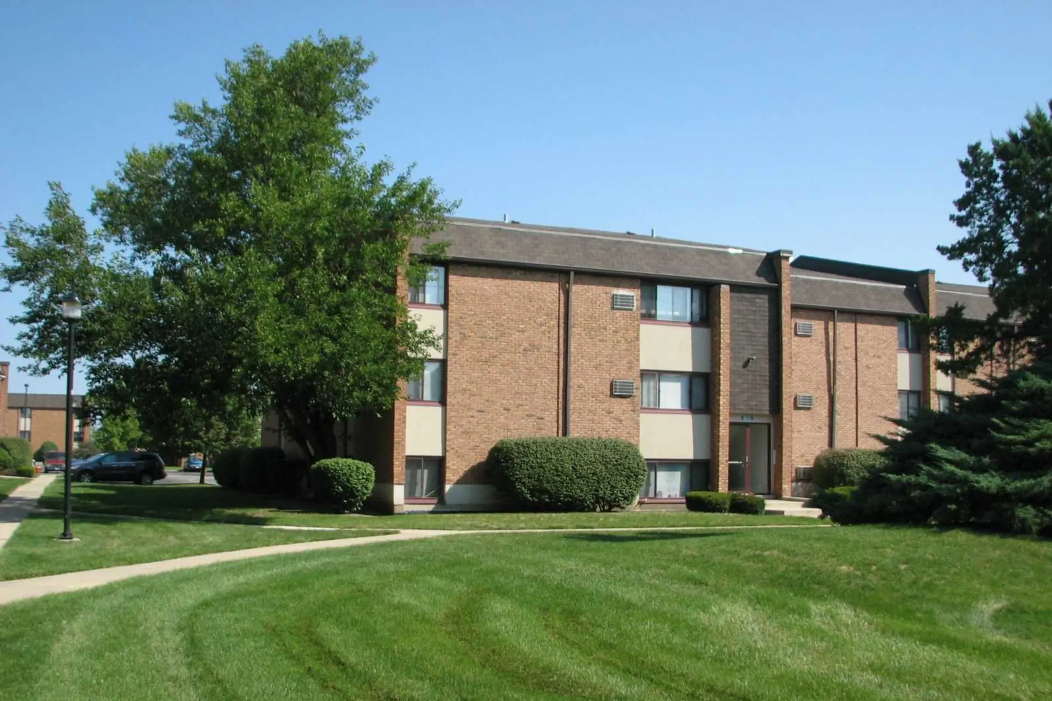 Larkin Village 947 Lois Place Joliet, IL Apartments for Rent Rent.