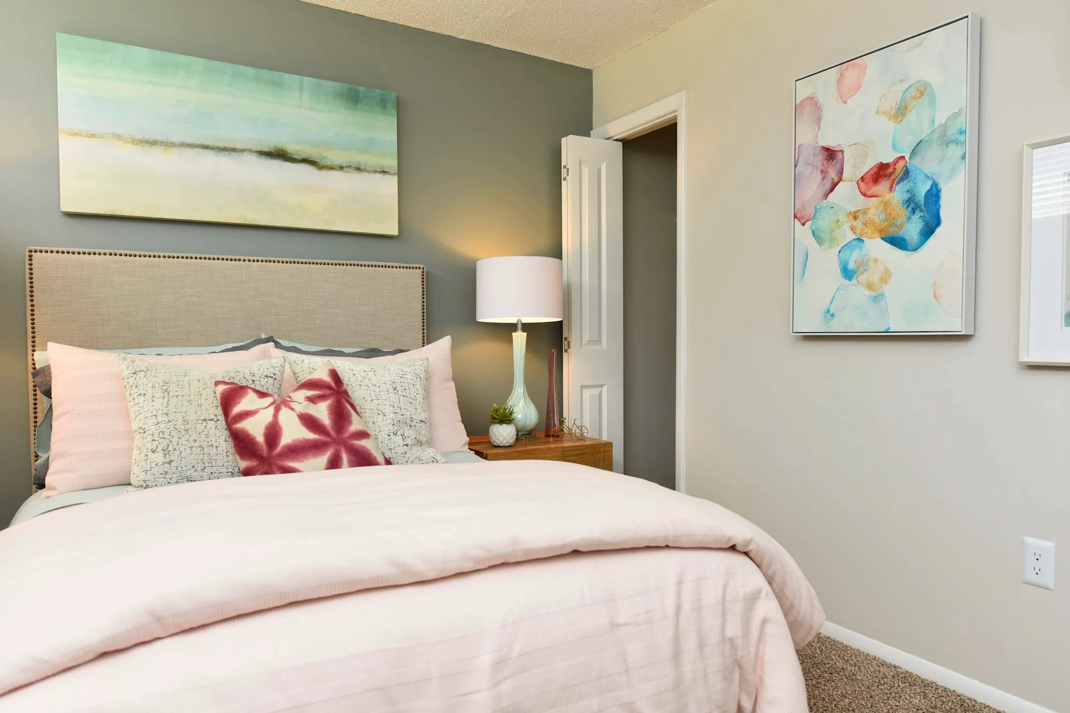 Retreat West Hills 3399 Lake Brook Blvd Knoxville, TN Apartments