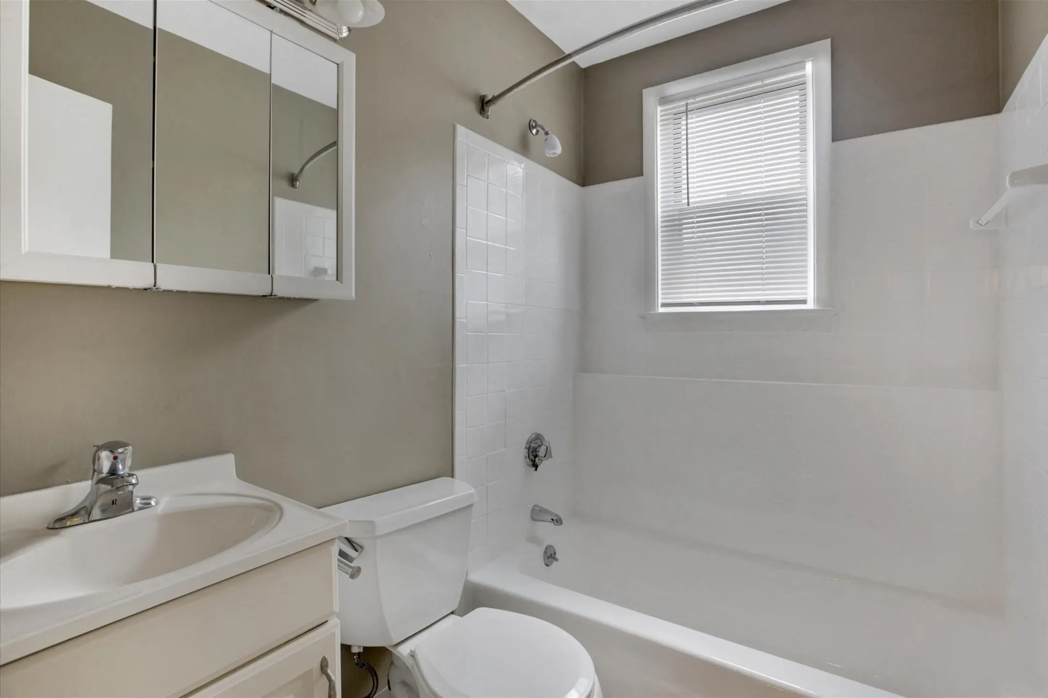 Francis Crossing Apartment Homes Apartments Randolph, MA 02368