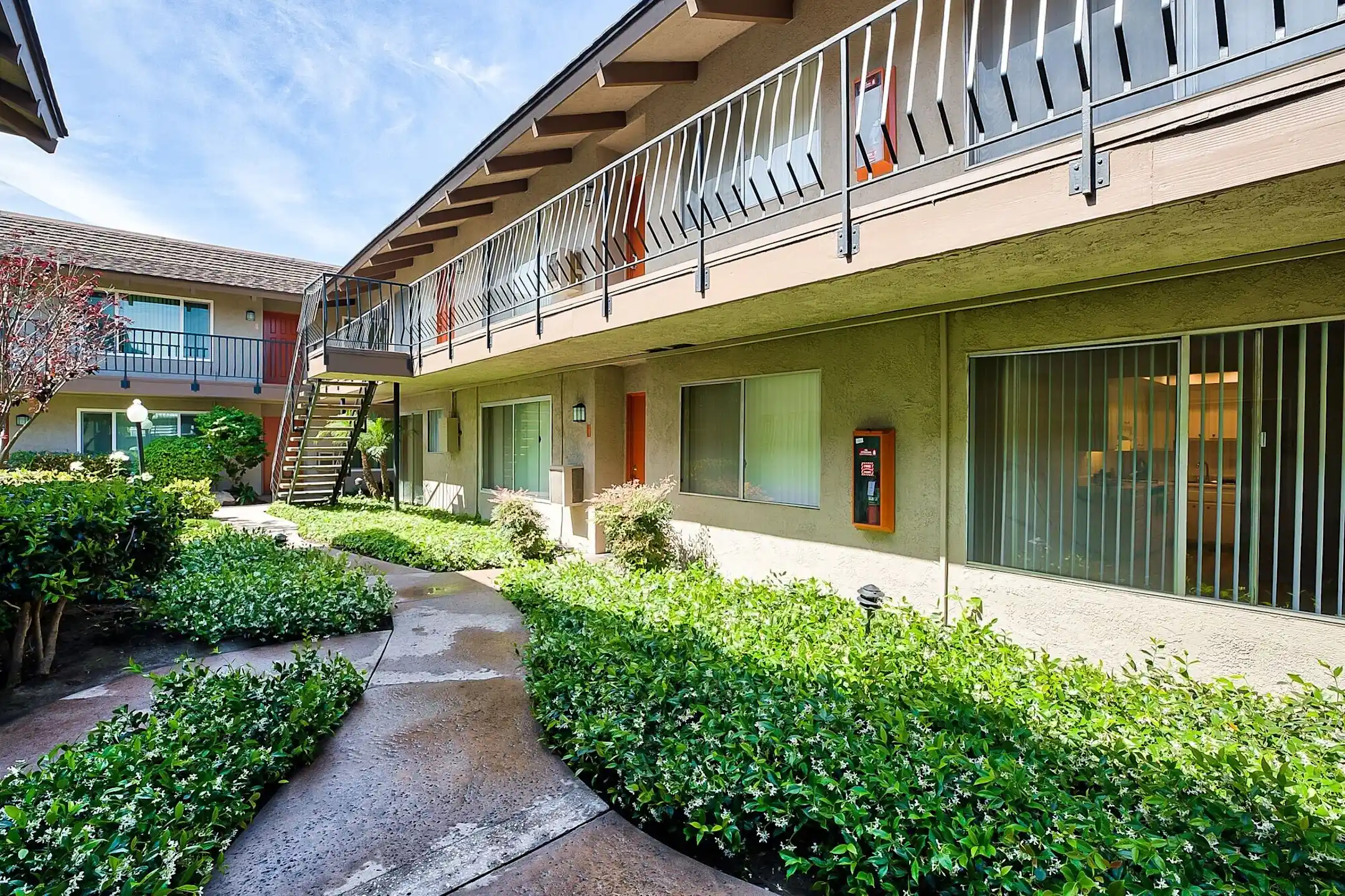 Park Plaza Apartments Bellflower, CA 90706