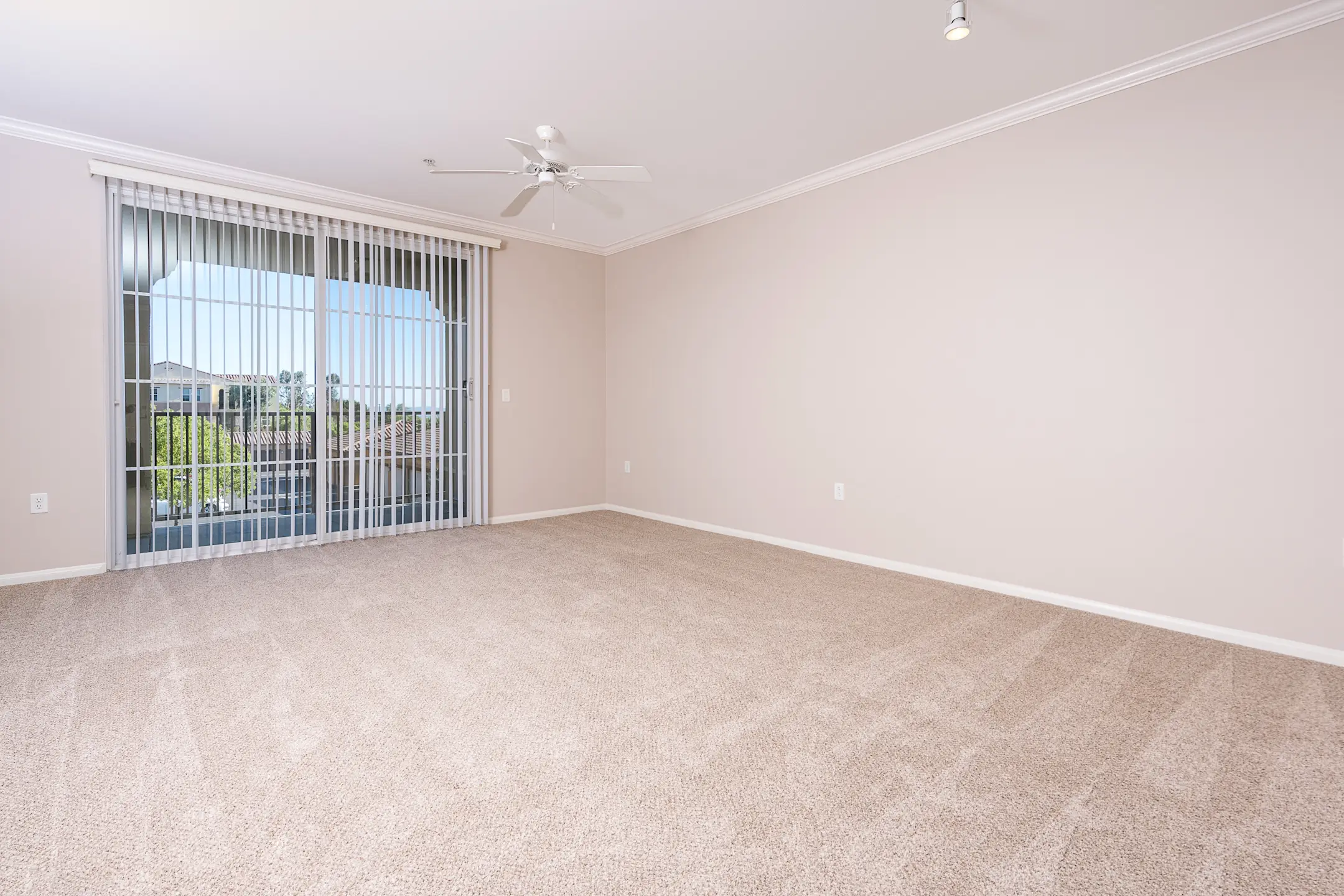 College Park Apartment Homes - Upland, CA