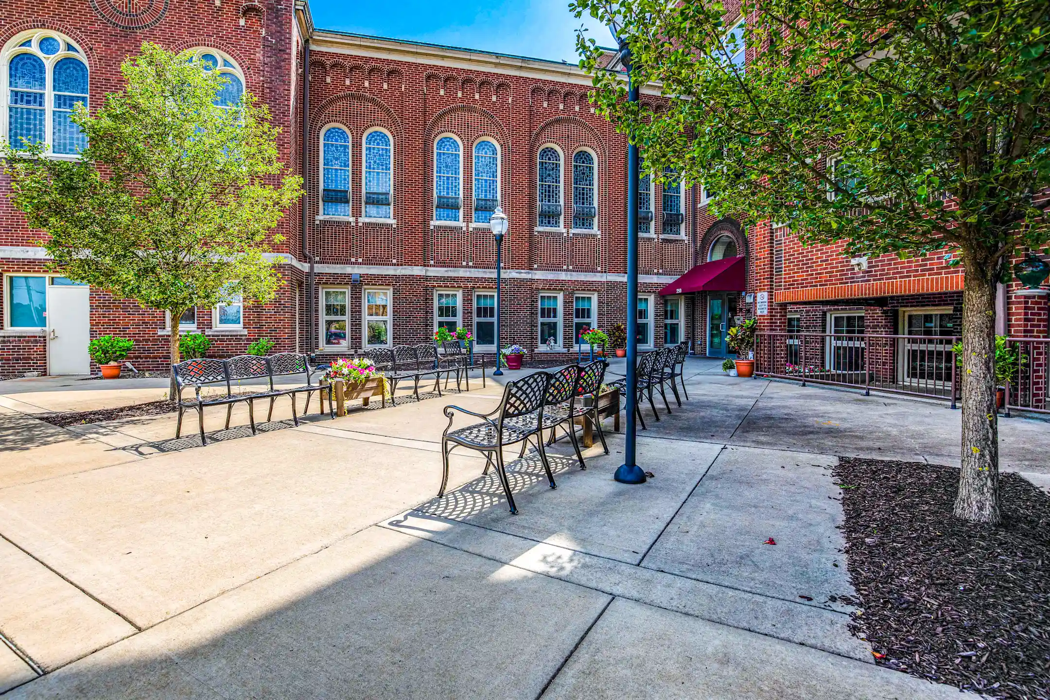 Mt Nazareth Commons Senior Living 62+ 250 Nazareth Way Pittsburgh, PA Apartments for Rent