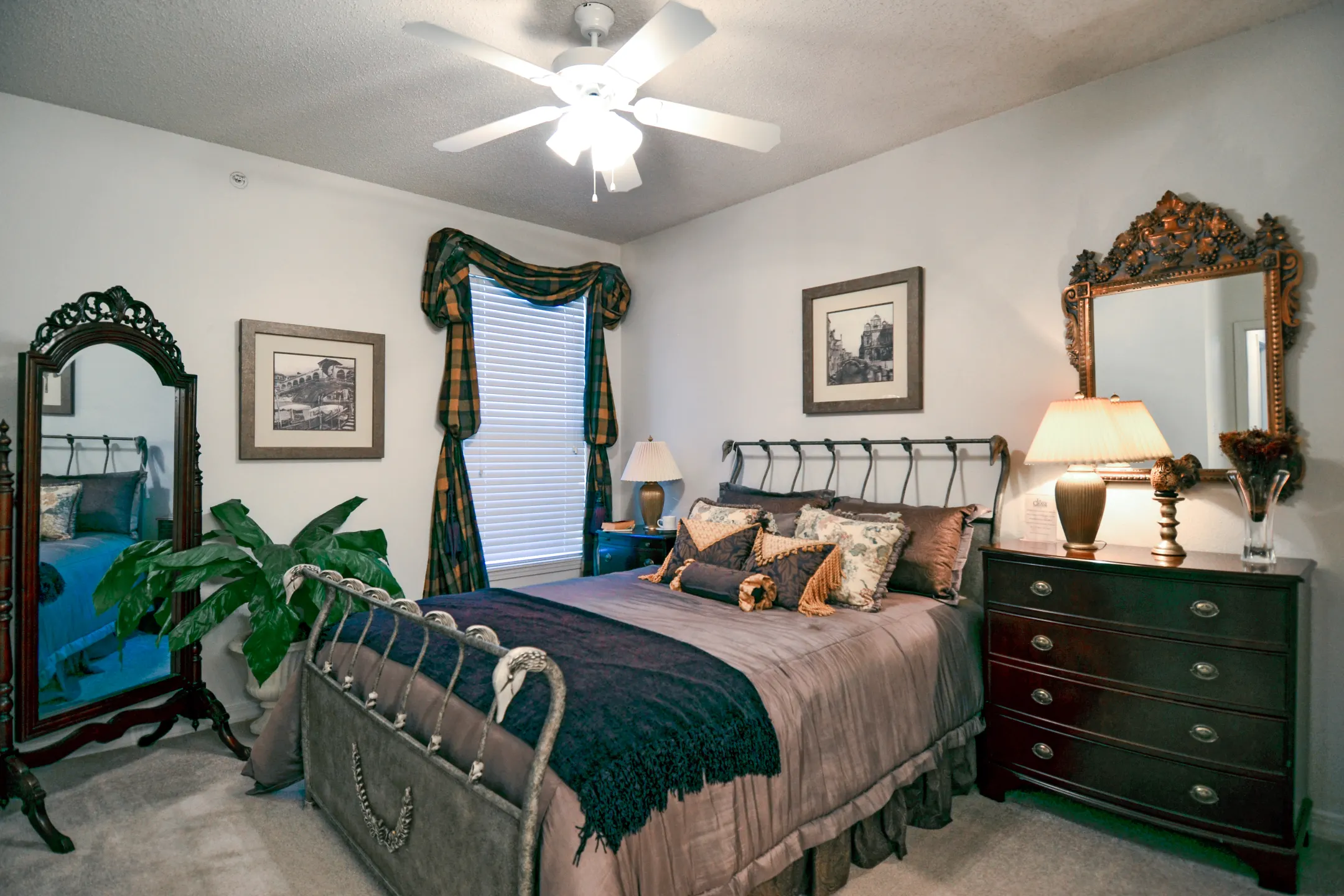 Bedroom - LaCrosse Apartments & Carriage Homes - Bossier City, LA